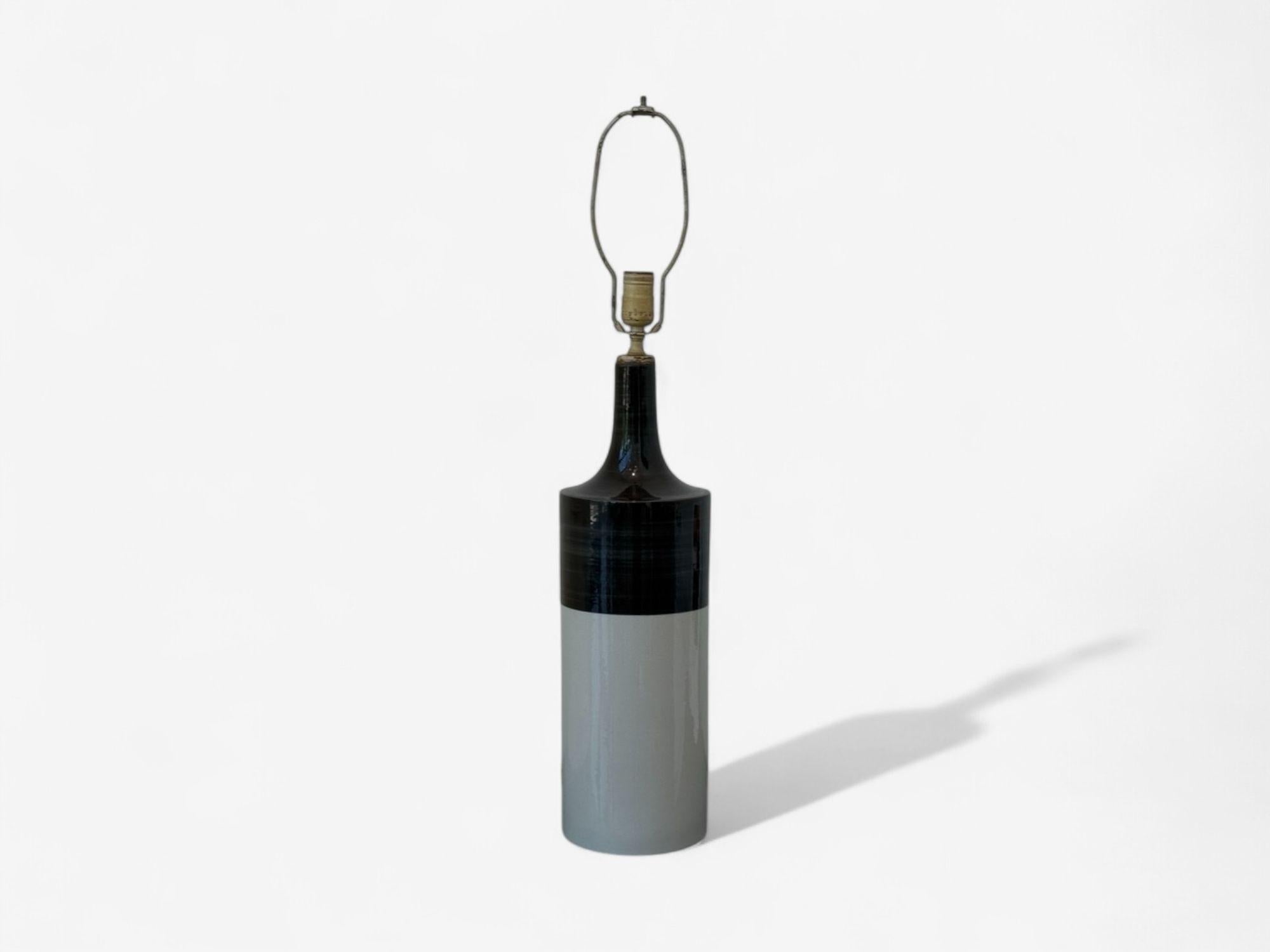 Gunvor Olin-Grönqvist, Cerámica esmaltada, Lámpara de mesa grande, Finlandia, años 60 Cerámico en venta