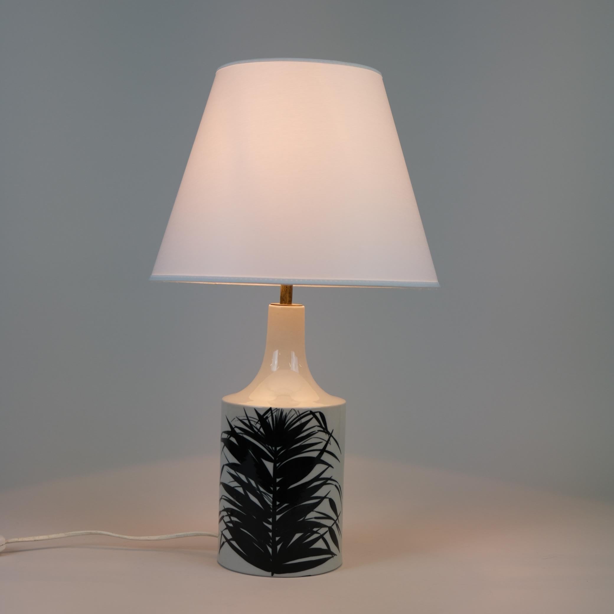 Scandinave moderne Gunvor Olin-Grönqvist Lampe de table à feuilles de palmier Modèle 9, Arabia pour Stockmann Années 1960 en vente