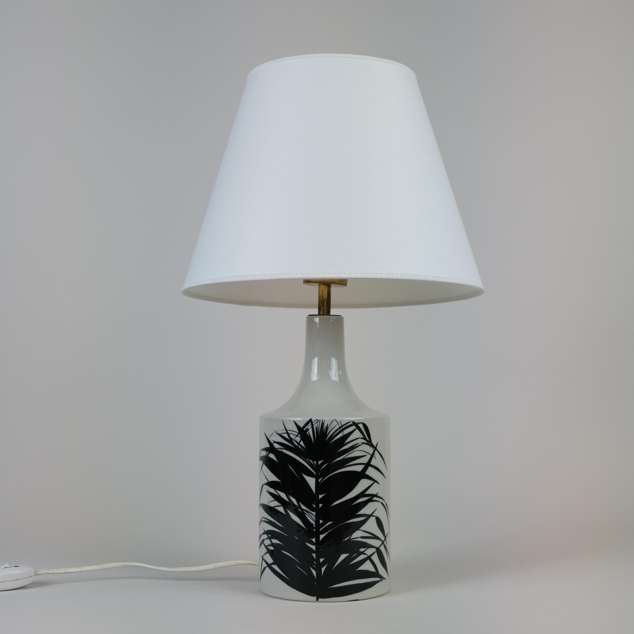 Finlandais Gunvor Olin-Grönqvist Lampe de table à feuilles de palmier Modèle 9, Arabia pour Stockmann Années 1960 en vente