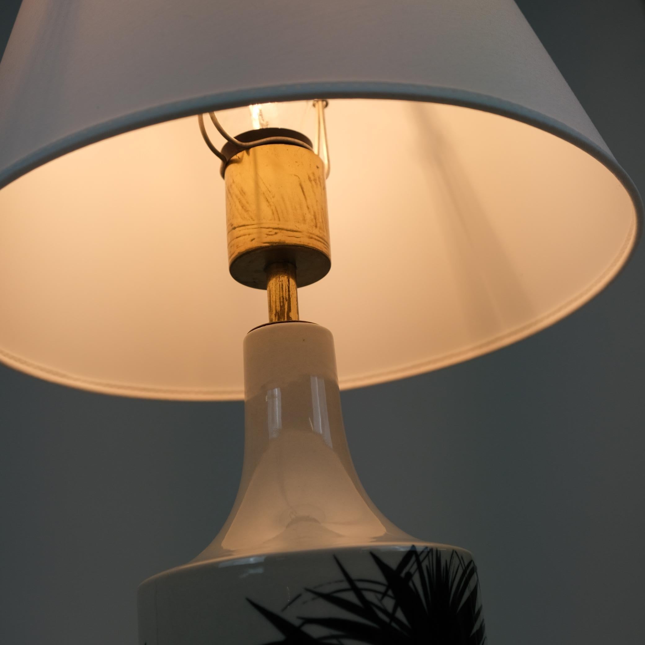 Gunvor Olin-Grönqvist Lampe de table à feuilles de palmier Modèle 9, Arabia pour Stockmann Années 1960 Bon état - En vente à Helsinki, FI