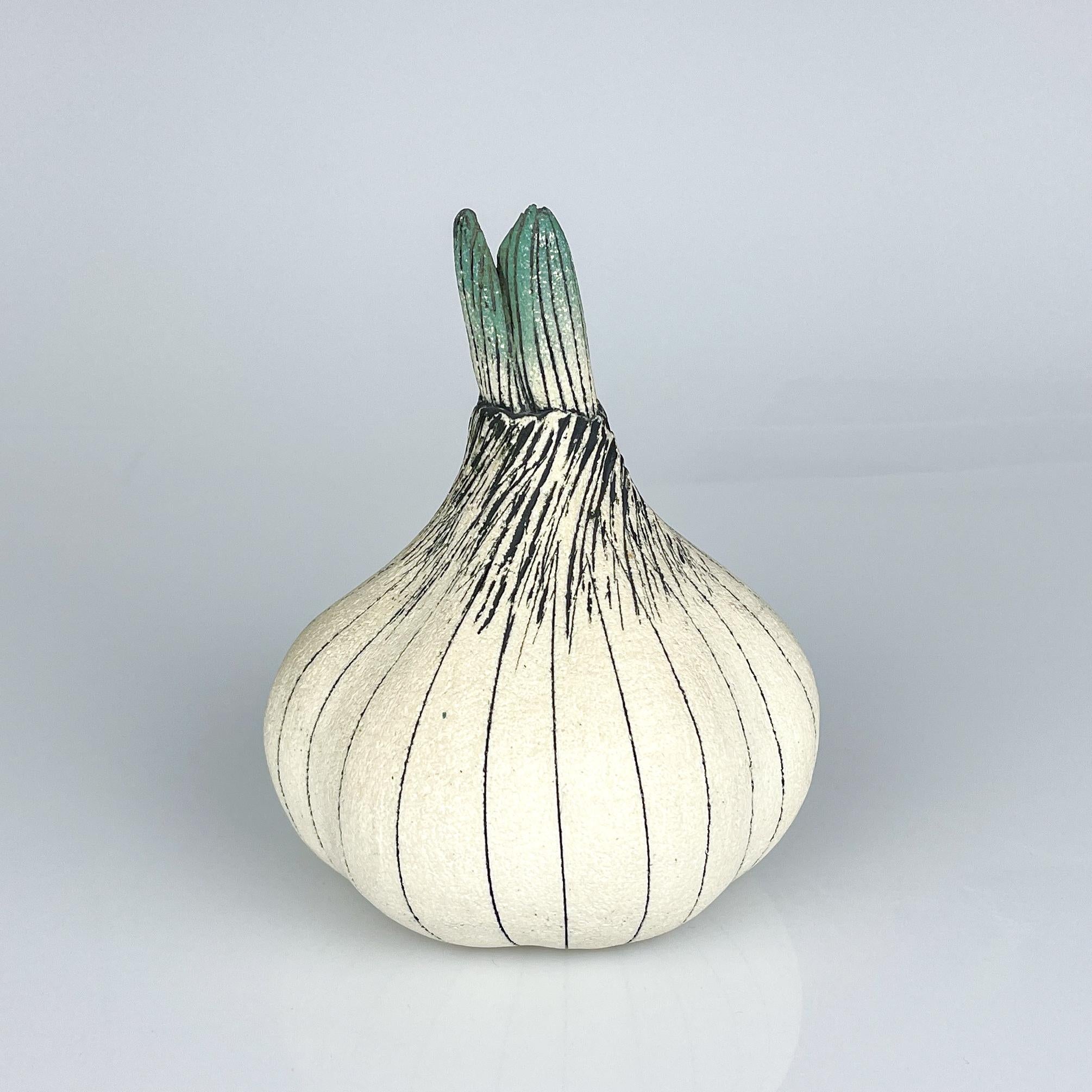 Finnish Gunvor Olin-Grönqvist Scandinavian Modern Stoneware Sculpture Garlic Handmade