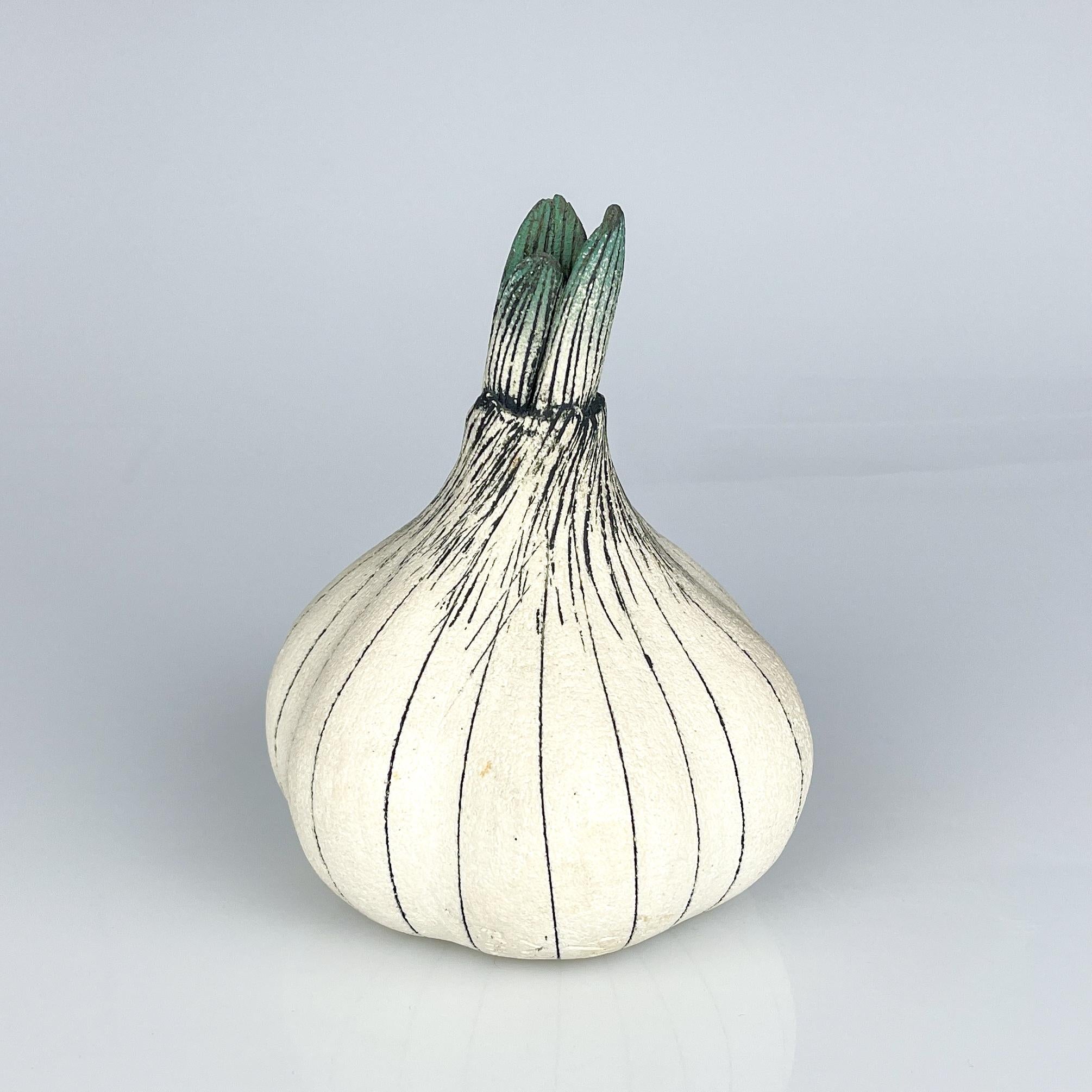 Gunvor Olin-Grönqvist Scandinavian Modern Stoneware Sculpture Garlic Handmade In Good Condition In EL Waalre, NL