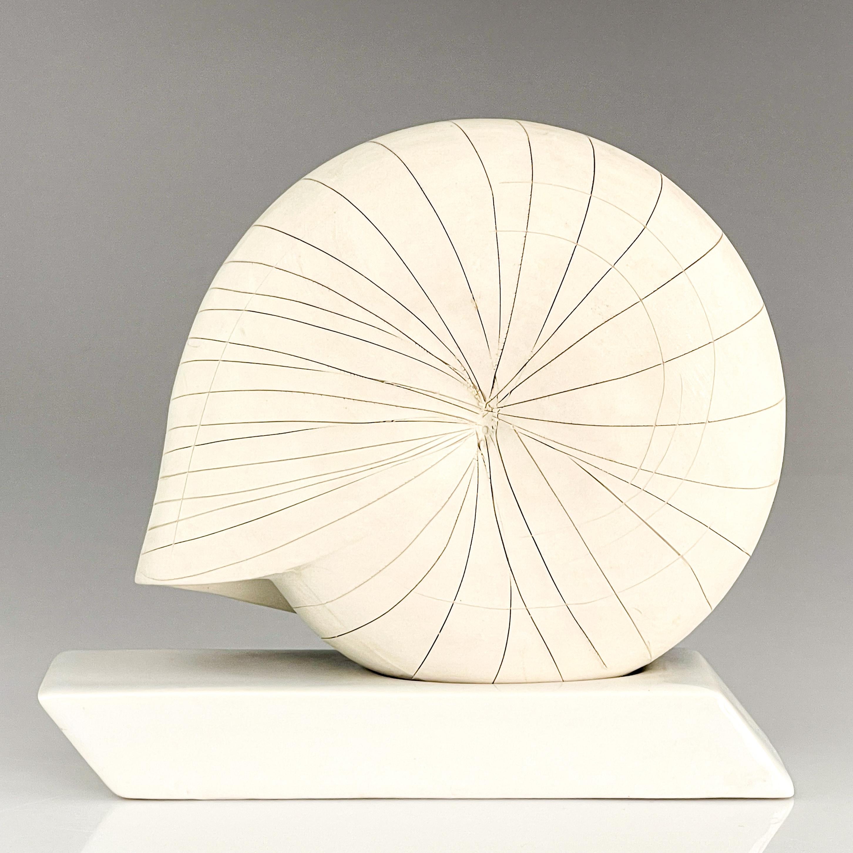 Gunvor Olin-Grönqvist Scandinavian Modern Stoneware Sculpture Shell Handmade In Good Condition For Sale In EL Waalre, NL