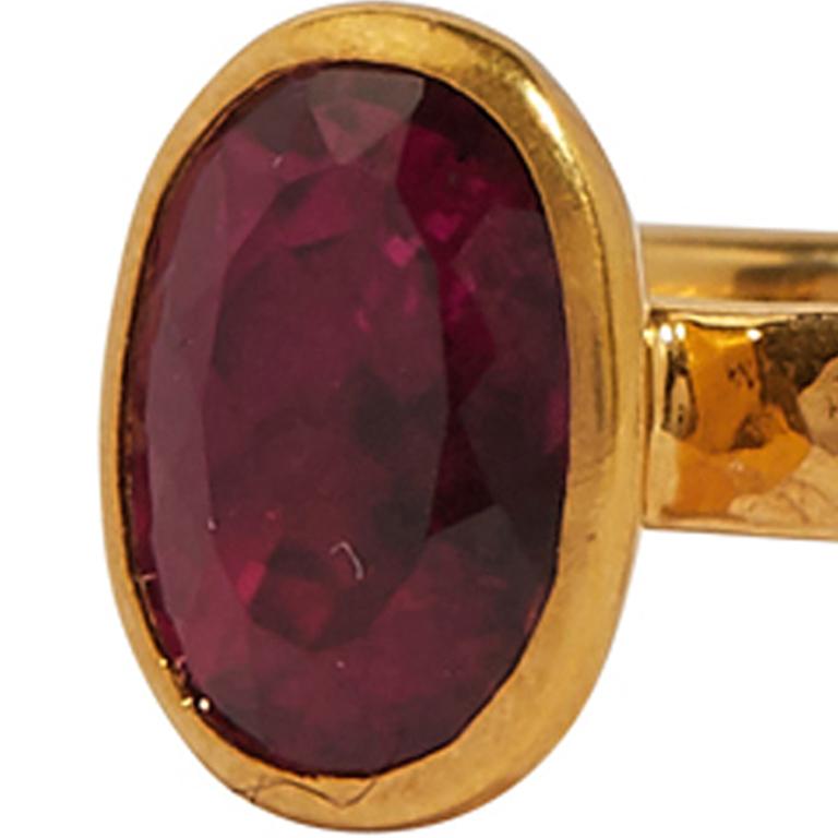 Contemporary Gurhan 22-24 Karat Hammered Yellow Gold Faceted Pink Tourmaline Ring For Sale