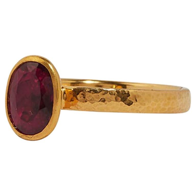 Gurhan 22-24 Karat Hammered Yellow Gold Faceted Pink Tourmaline Ring For Sale
