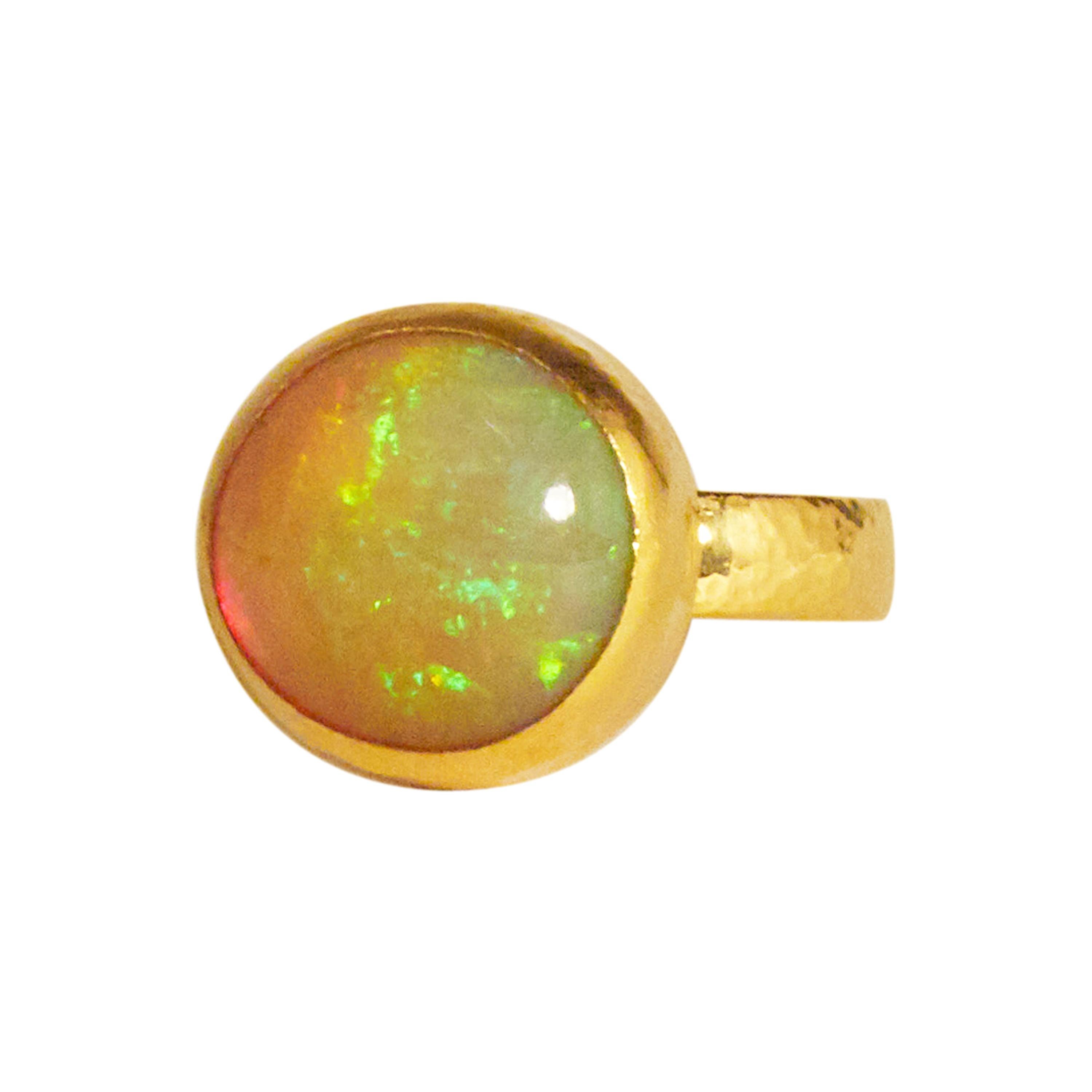 GURHAN 22-24 Karat Hammered Yellow Gold Cabochon Ethiopian Opal Cocktail Ring For Sale