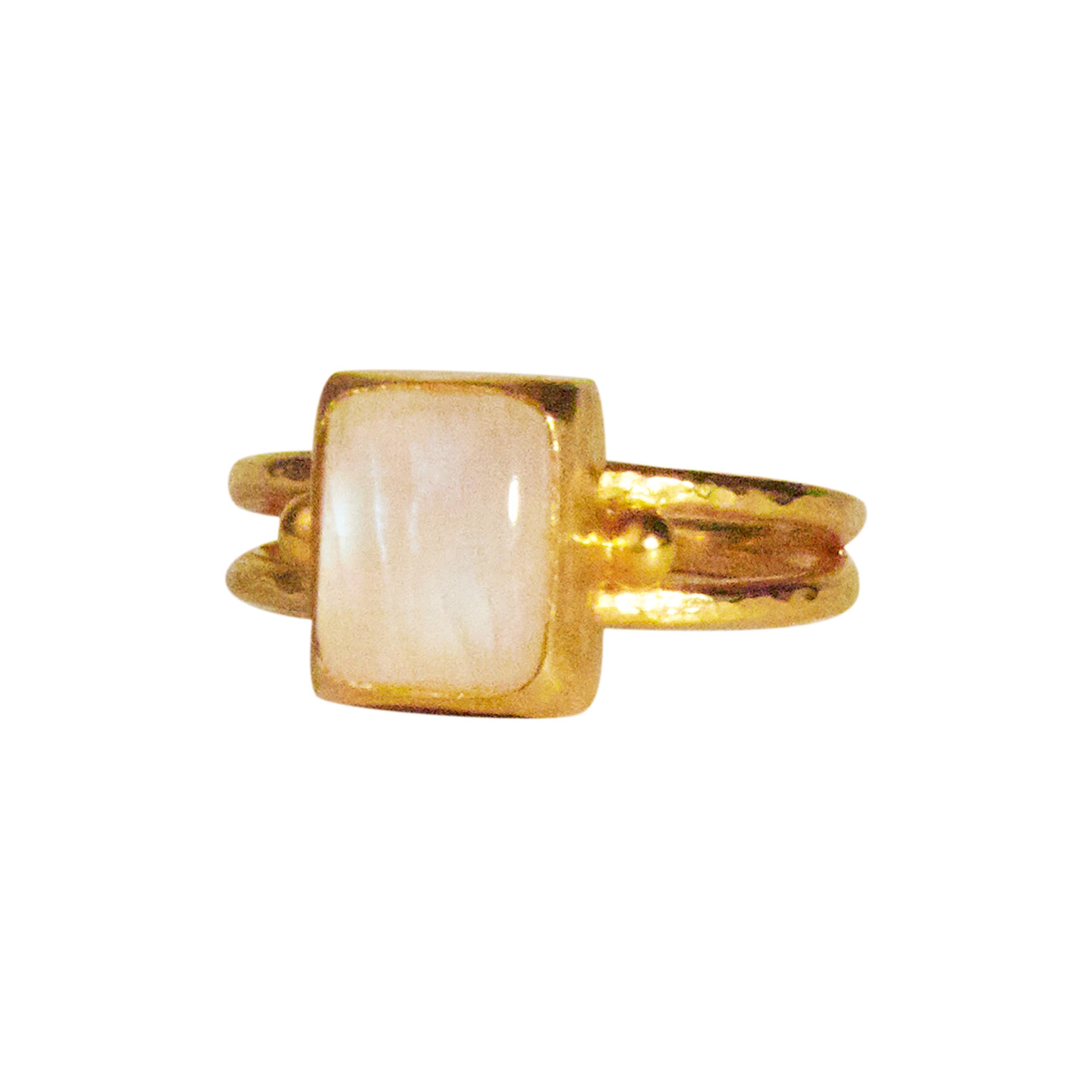 GURHAN 22-24 Karat Hammered Yellow Gold Cabochon Rainbow Moonstone Cocktail Ring For Sale