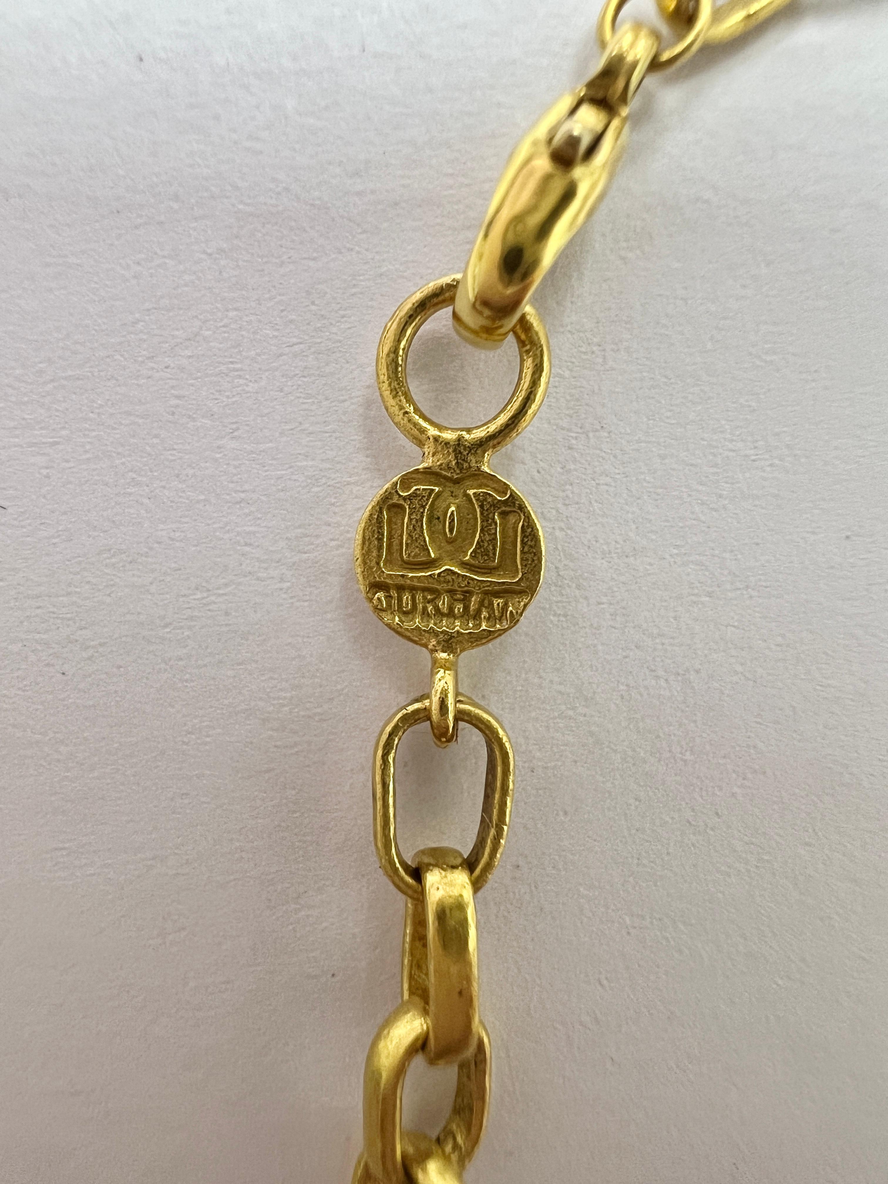 Donna Gurhan 22k Gold Diamond Hammered Finish Necklace in vendita