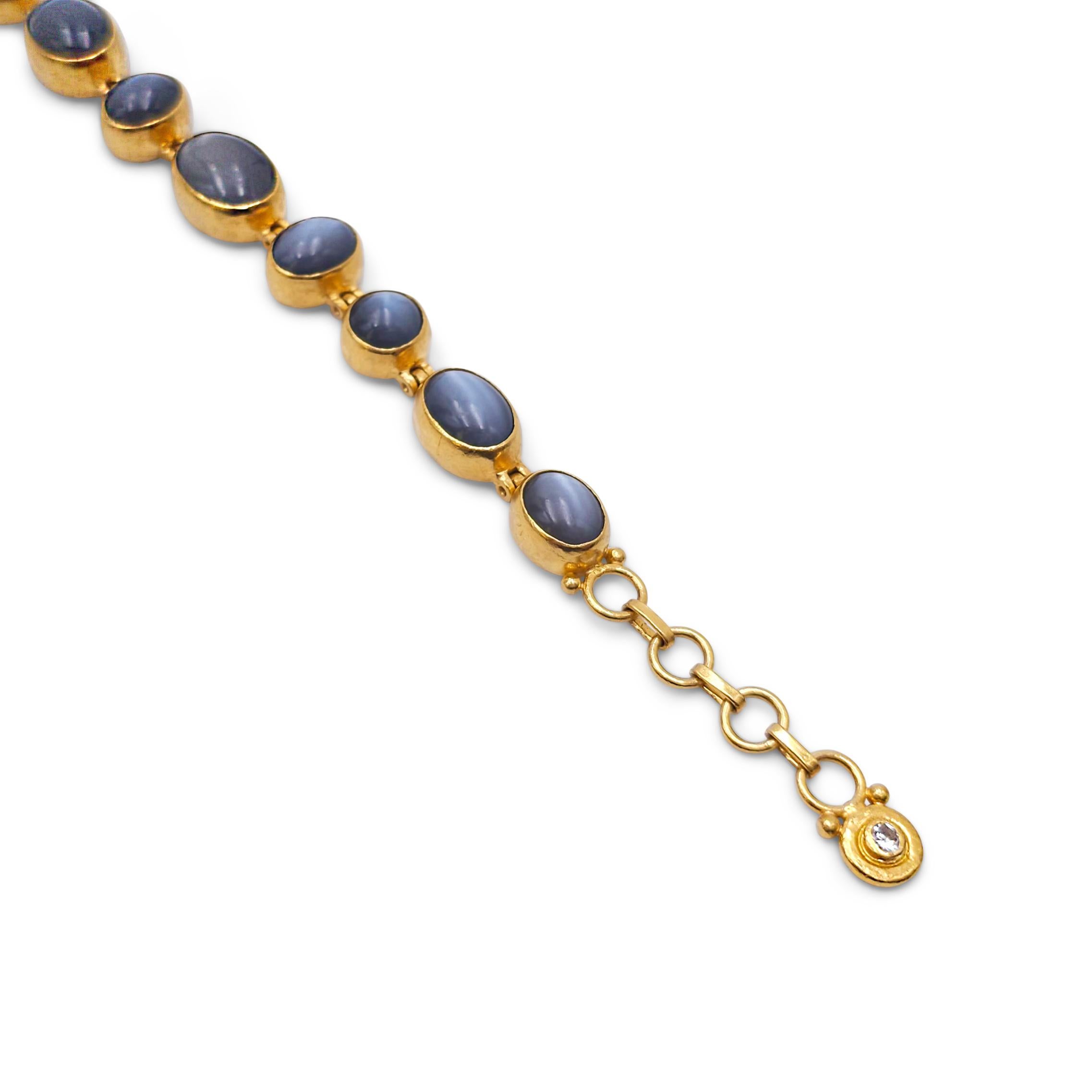Gurhan 24 Karat Gold and Black Moonstone Bracelet In Excellent Condition In New York, NY