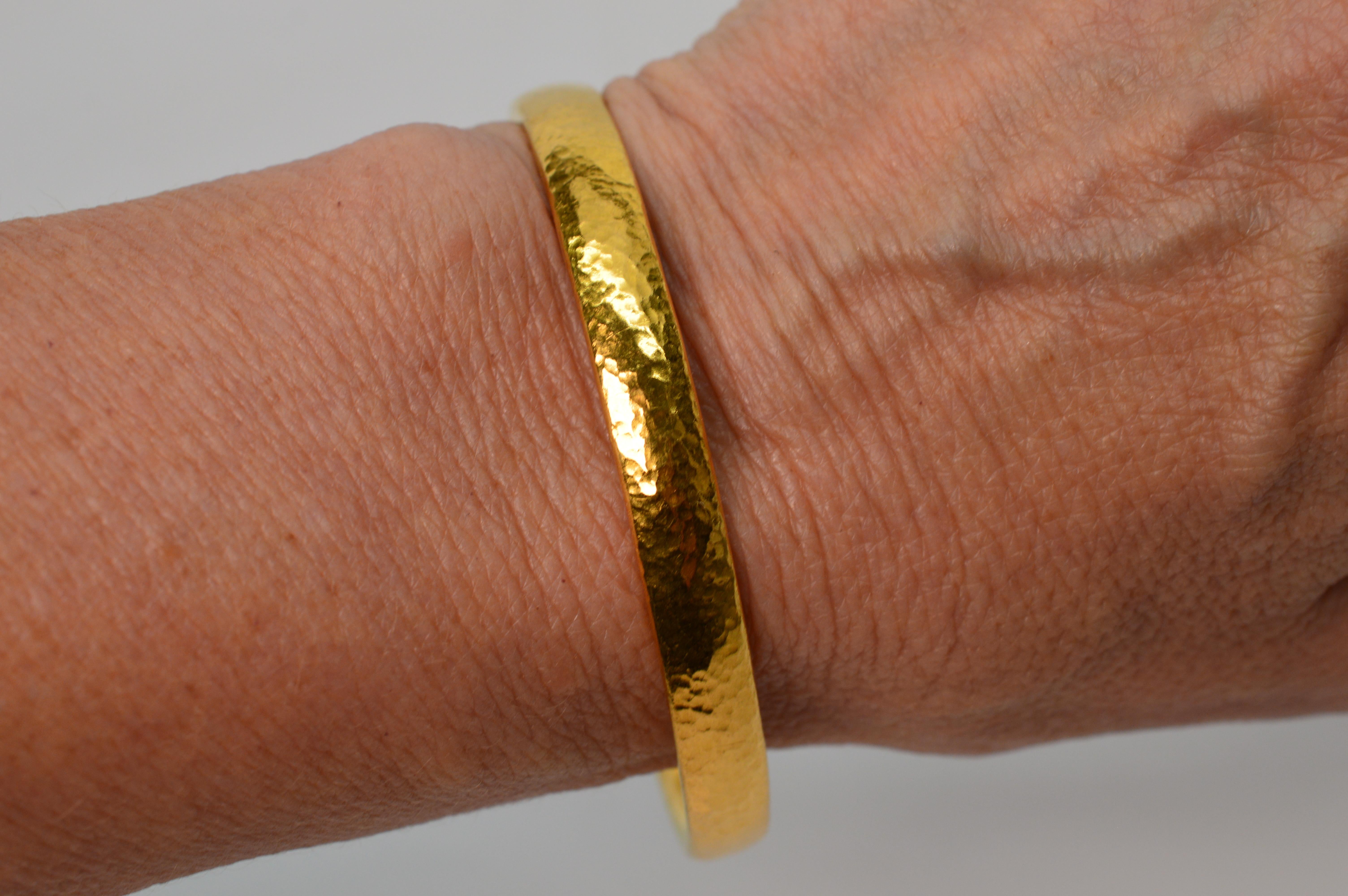 Women's Gurhan 24 Karat Hammered Yellow Gold Bangle Bracelet