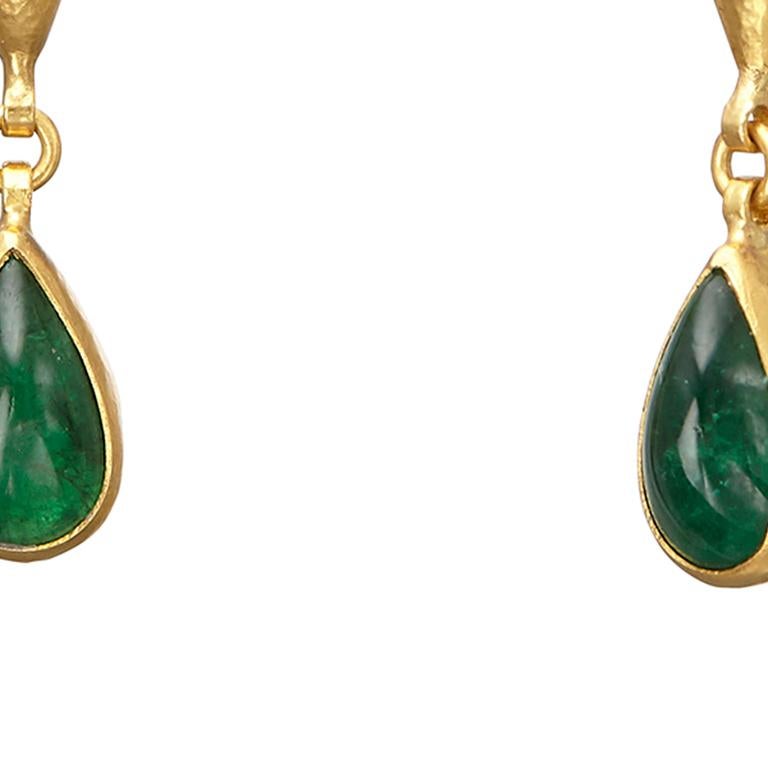 Contemporary Gurhan 24 Karat Hammered Yellow Gold Emerald Drop Earrings For Sale