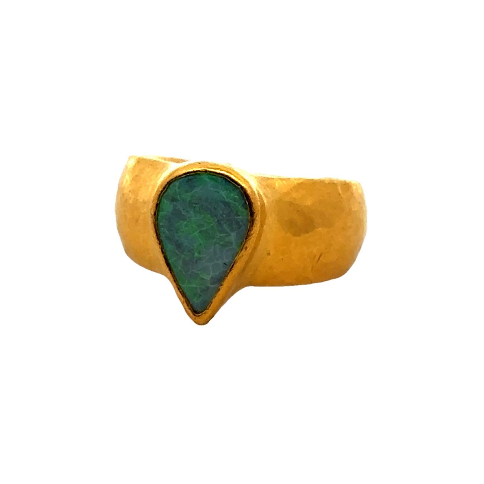 GURHAN Anillo Moderno de Oro Amarillo de 24 Kilates engastado con Bisel de Ópalo Prismático Corte pera