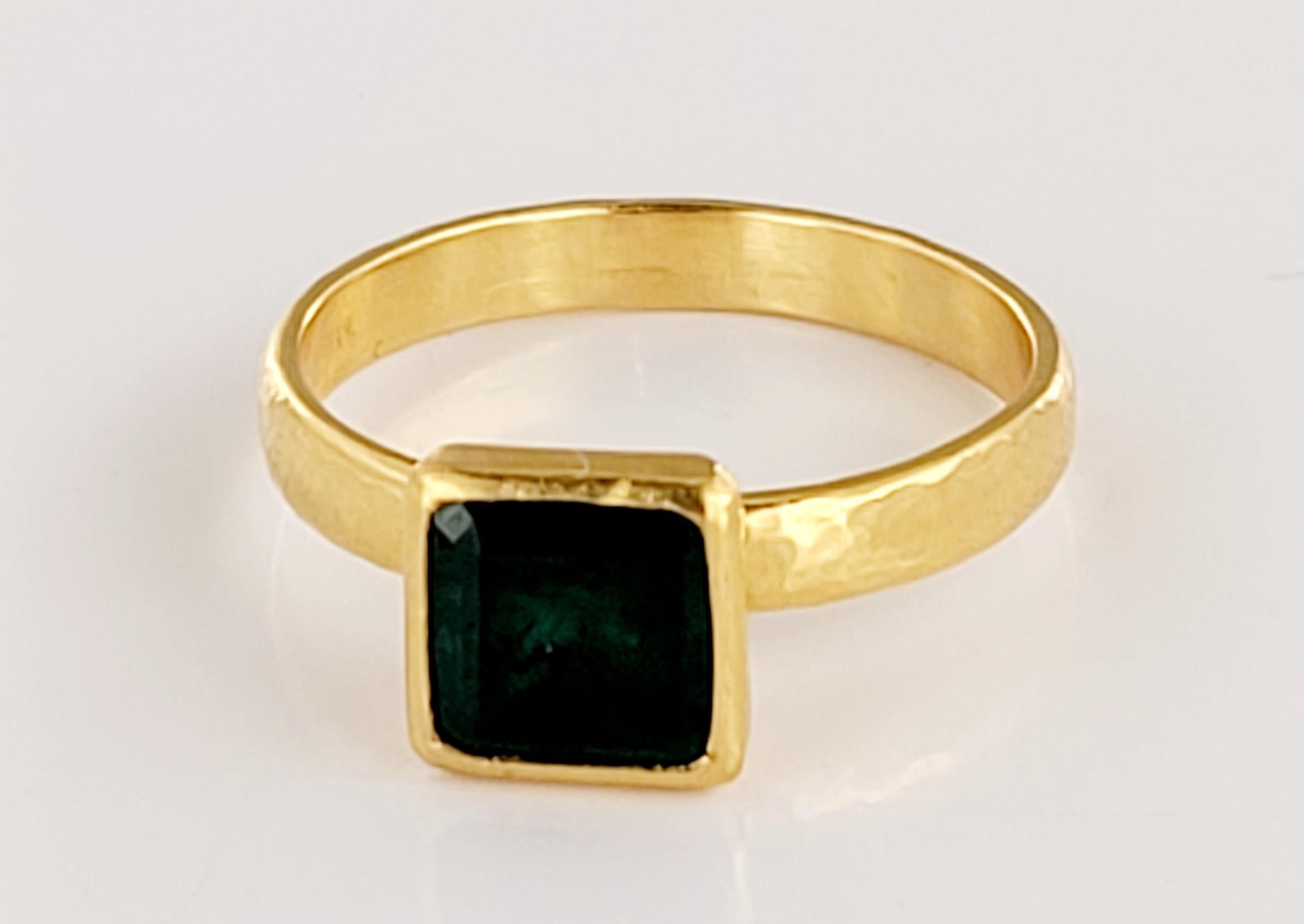 Women's Gurhan Colombian Emerald Ring in 22K Yellow Gold Size 7 For Sale