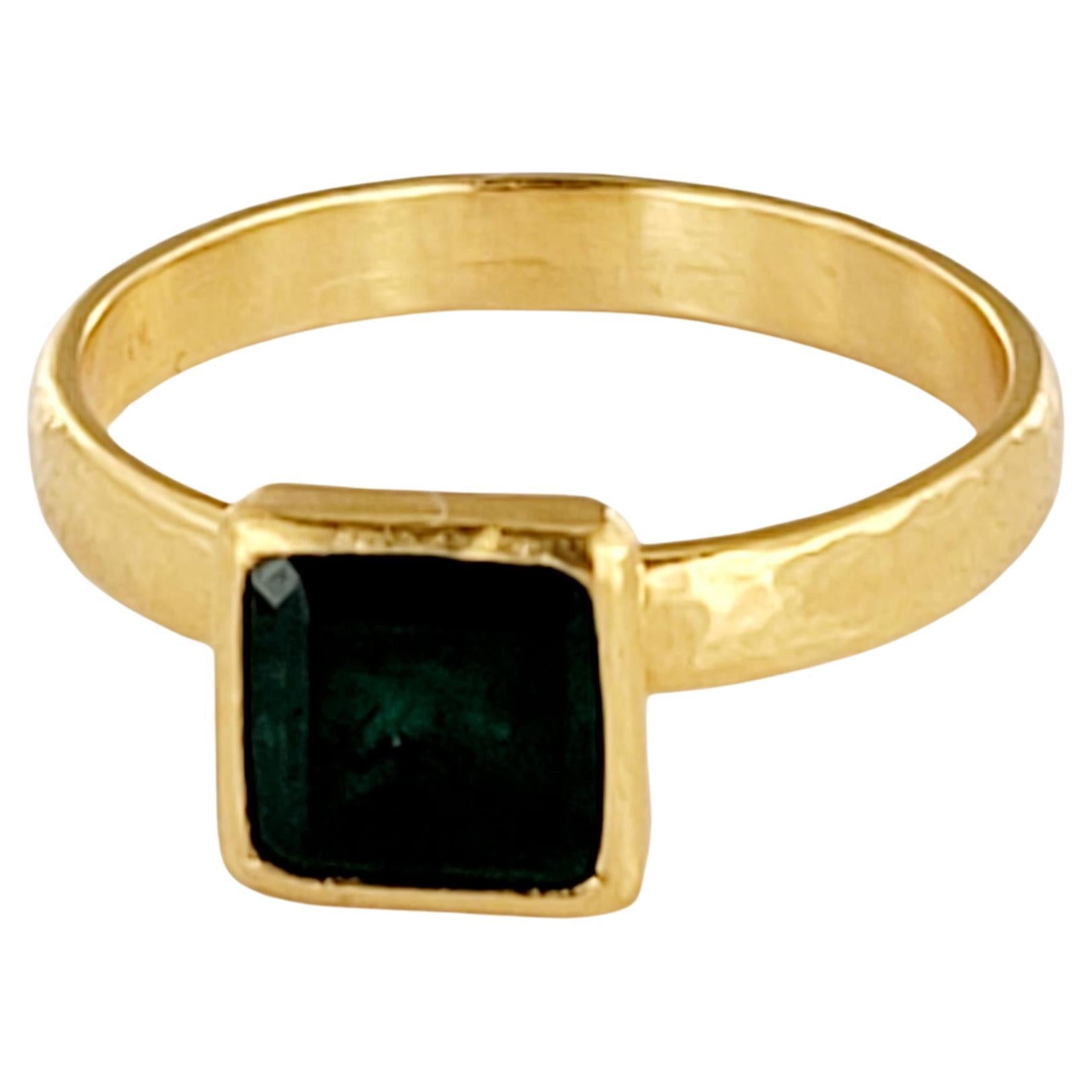 Gurhan Colombian Emerald Ring in 22K Yellow Gold Size 7 For Sale