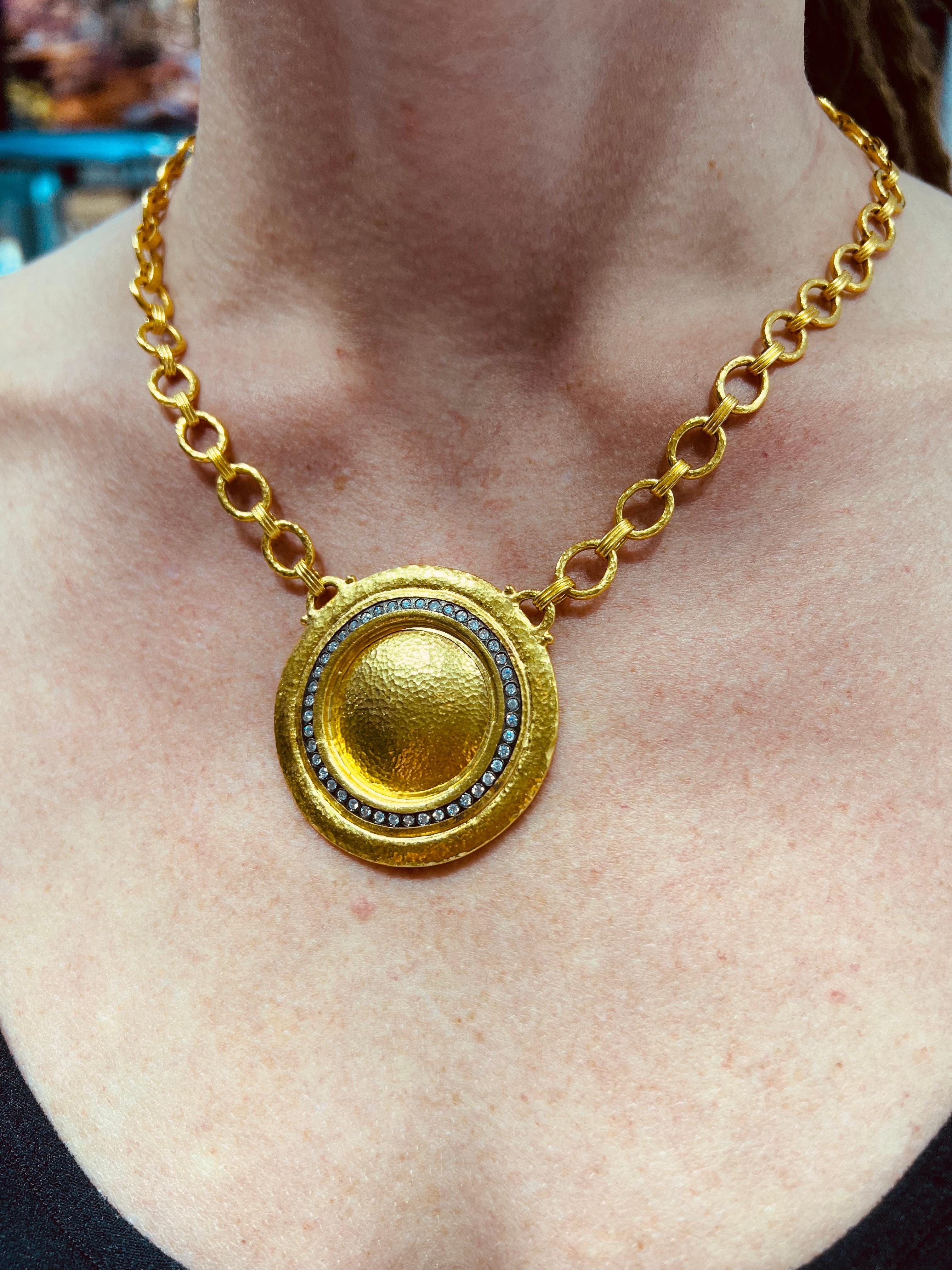 Contemporain Gurhan Collier médaillon rond en or massif 24 carats avec diamants en vente