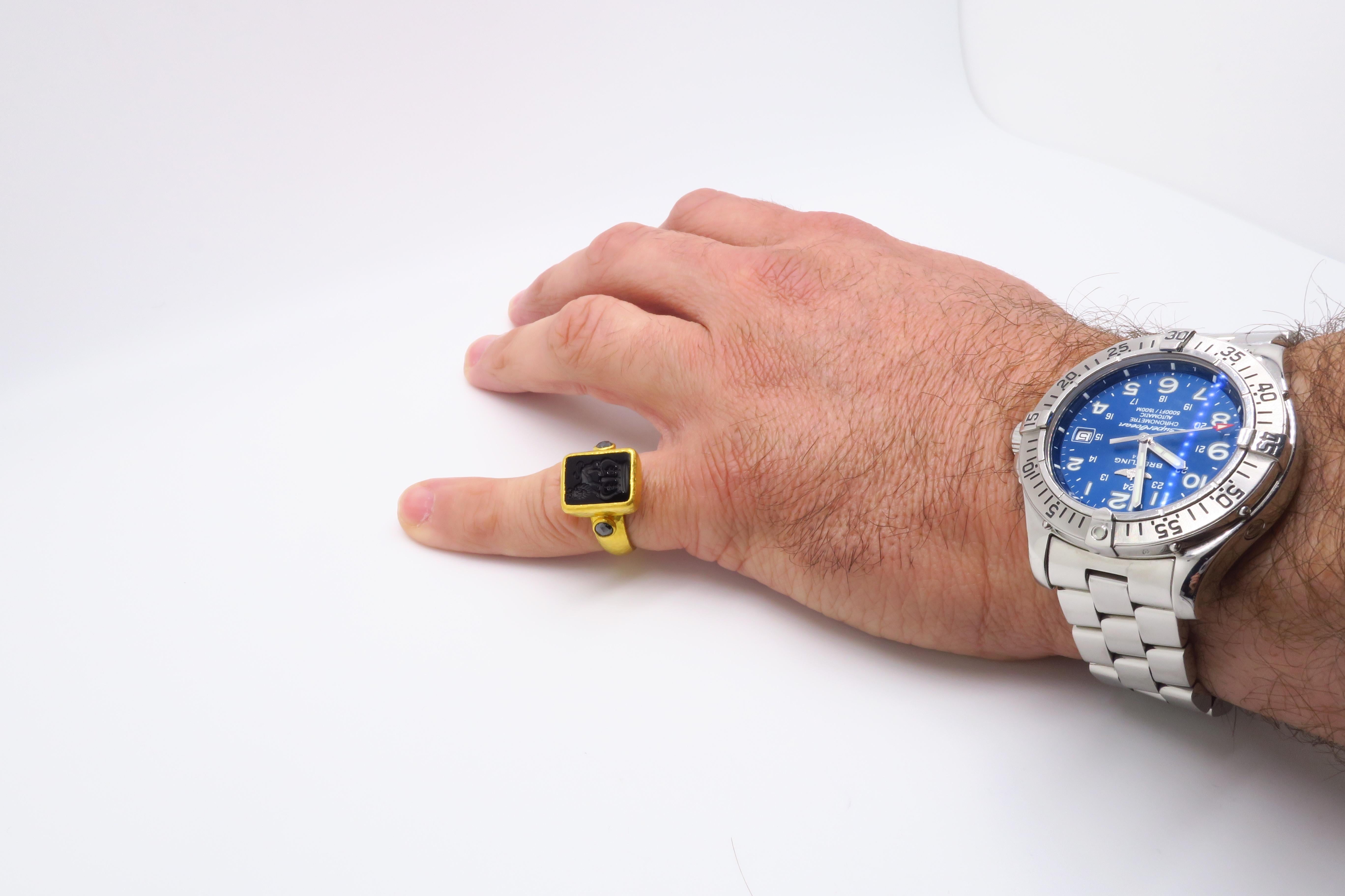 Anillo Gurhan de ónice tallado en calcografía y diamante negro en venta 6