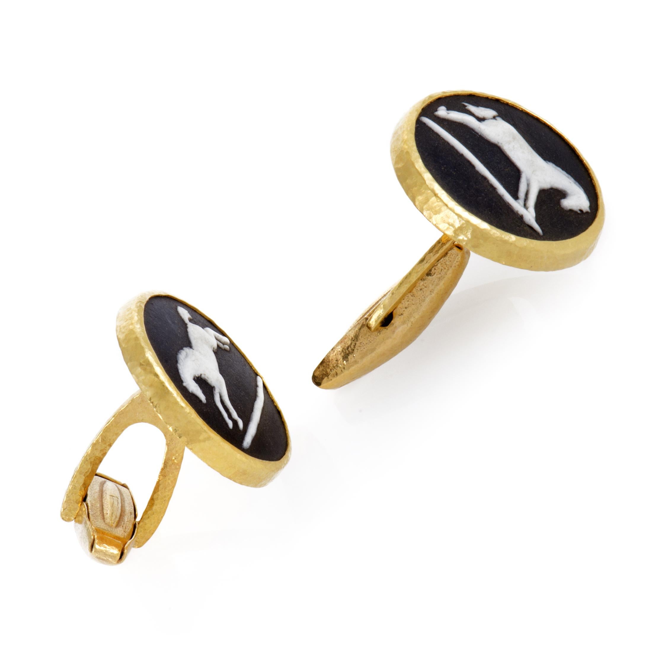 Majestic motifs of horses are presented in splendid Wedgwood china against the stunning black jasper stones in these exquisite cufflinks from Gurhan made of prestigious 24K yellow gold.
