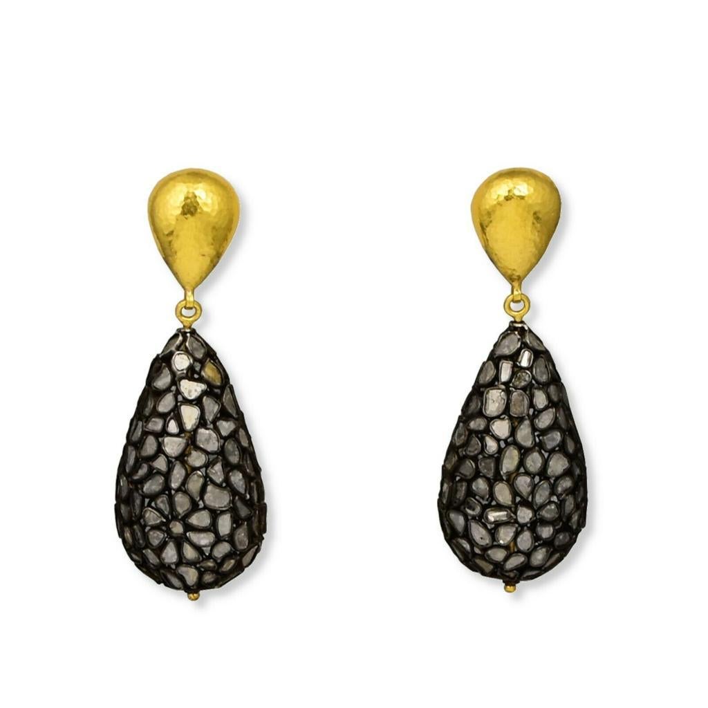 Marchio: Gurhan 

Stile:  Collana, orecchini e bracciale

Metallo: Oro giallo  

Purezza del metallo: 24 K

Collana: Lunghezza 18