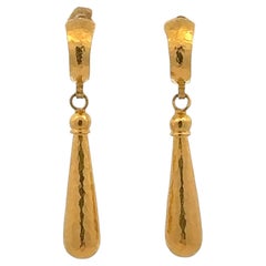 Boucles d'oreilles pendantes en forme de larme martelées en or jaune 24 carats « Gurhan Spell »