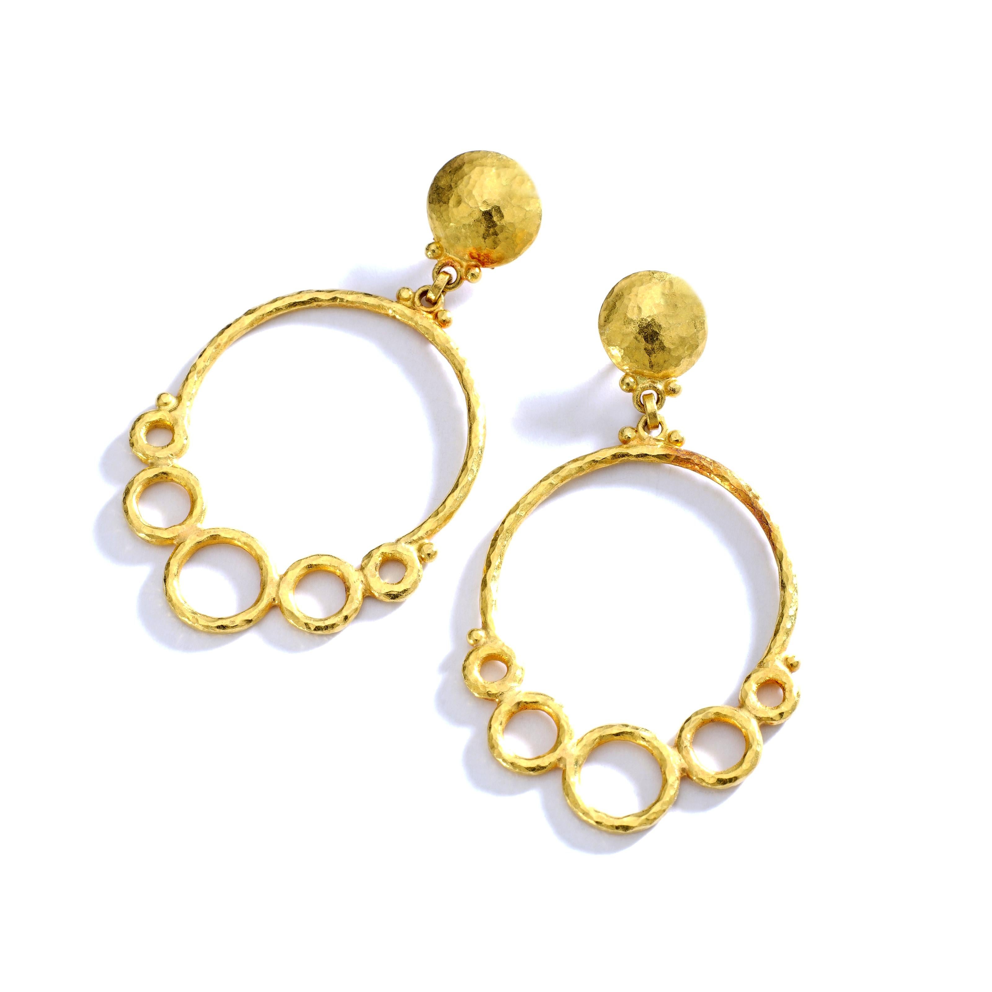 Yellow Gold Etruscan Revival design Earrings.
Signed Gurman.

Total height: 4.50 cm.
Total width max. : 2.50 cm.
Total weight: 8.17 grams.
