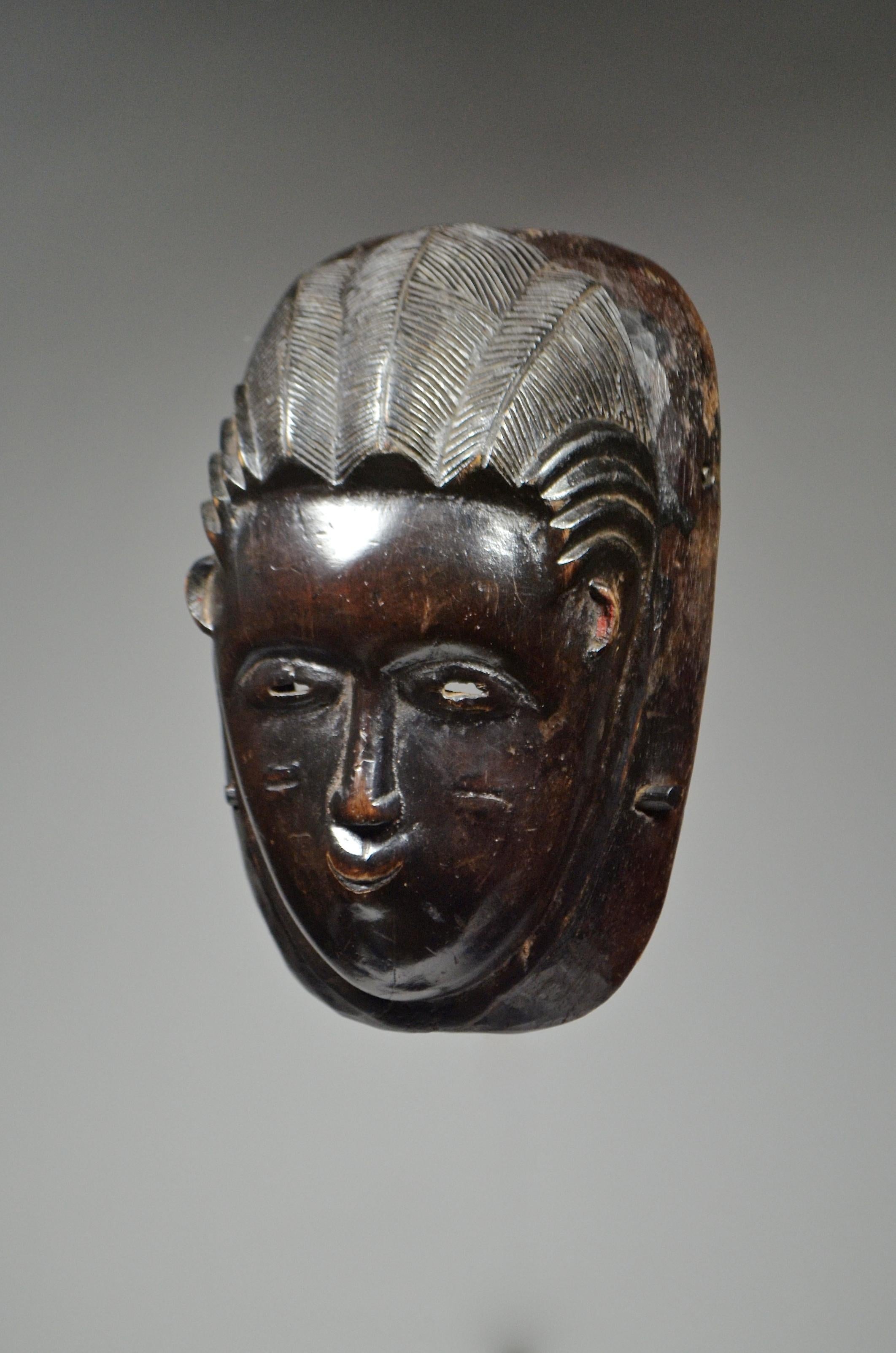 Guro / Baule Mask  In Good Condition For Sale In London, GB