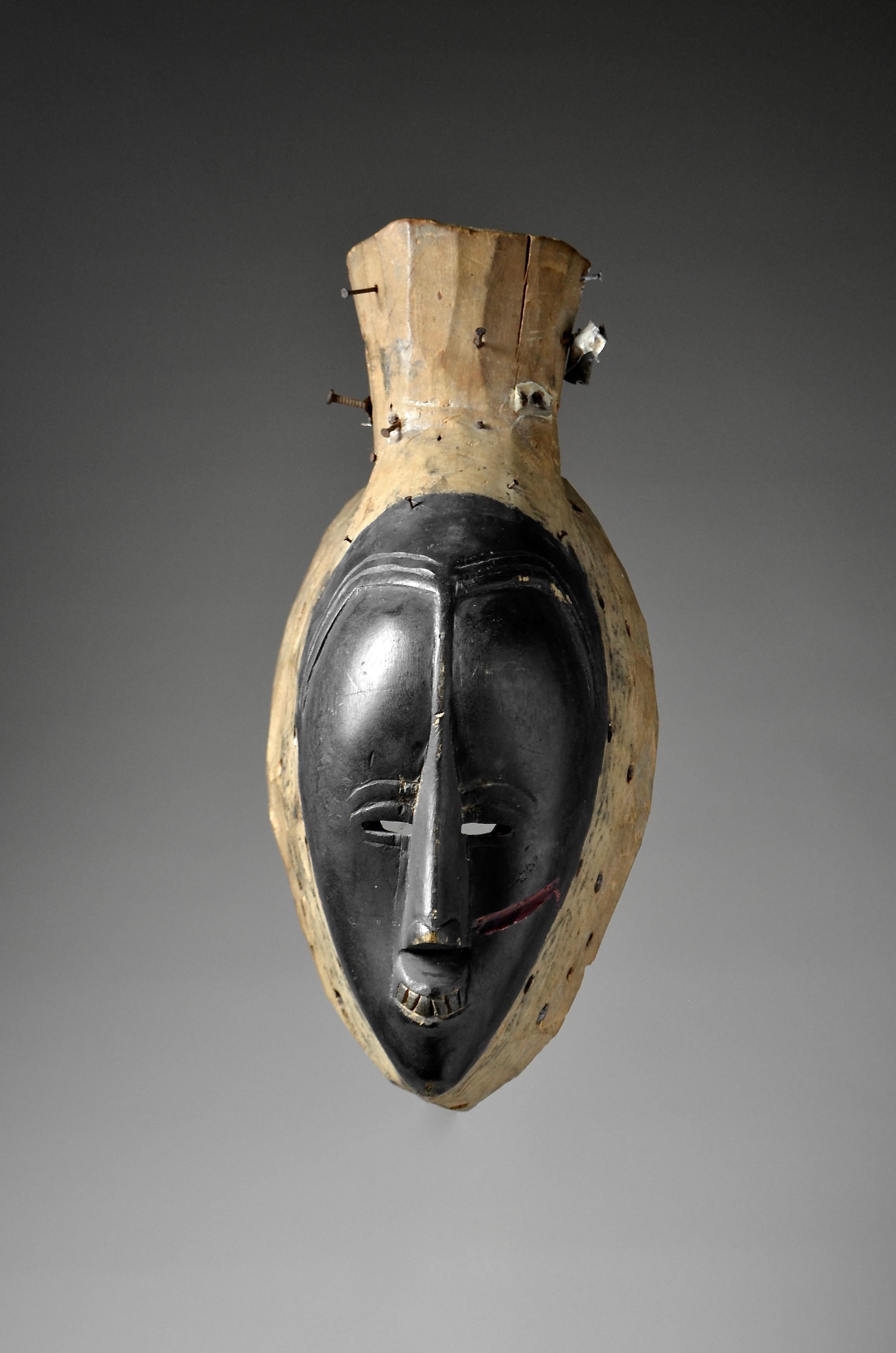 Guro mask 'kyasa'
Ivory Coast
Wood, paint, metal, hide
38cm

Provenance:
Peter Peretti (1945-2022)  London, United Kingdom
Acquired in Paris in the mid 1960s