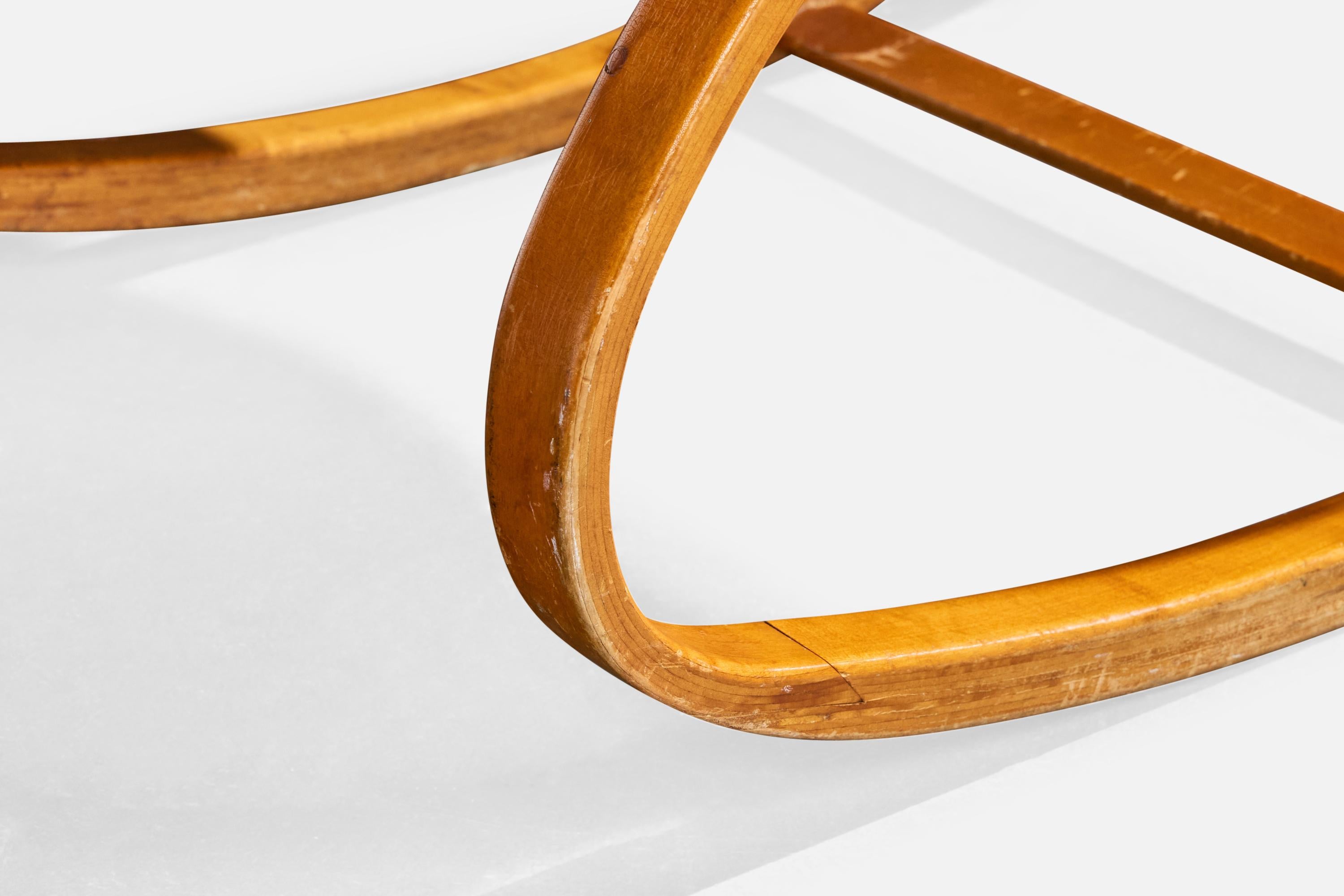 Atribución Gustaf Axel Berg, mecedora, abedul, terciopelo, Suecia, años 40 en Bueno estado para la venta en High Point, NC