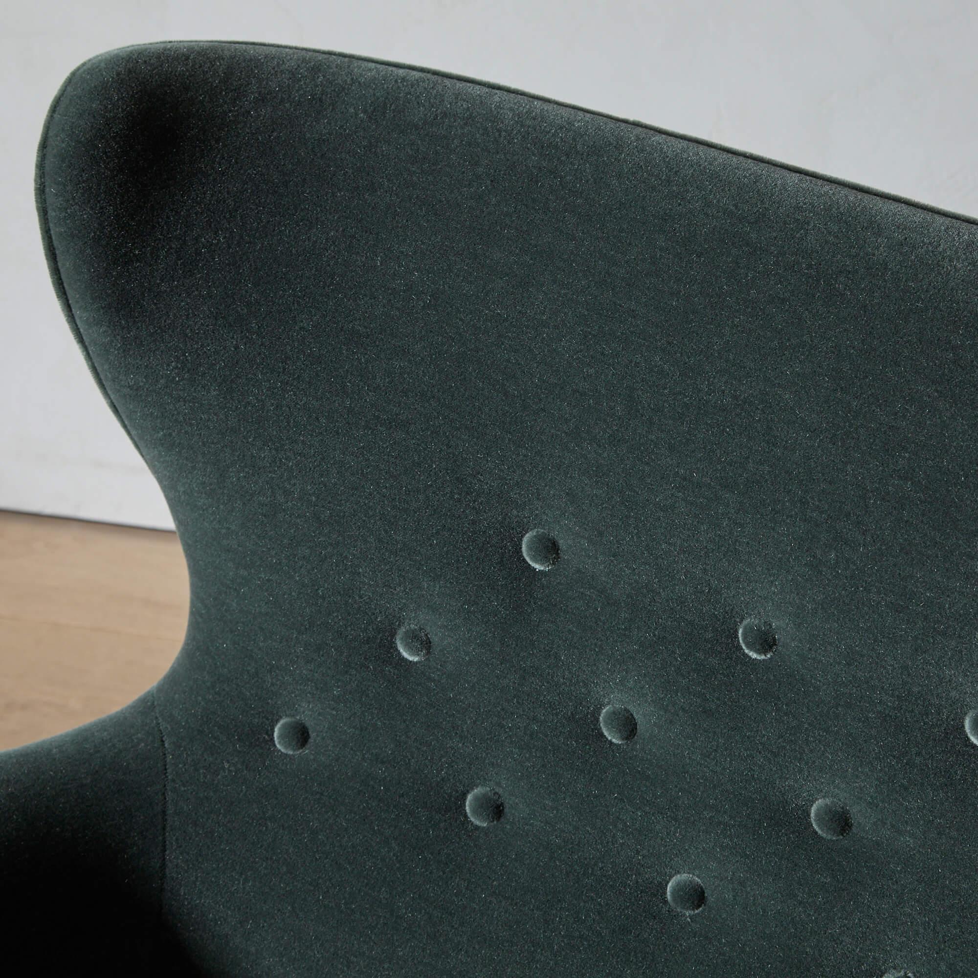 Gustav Allert Formschöne Couch im Zustand „Gut“ im Angebot in Long Island City, NY