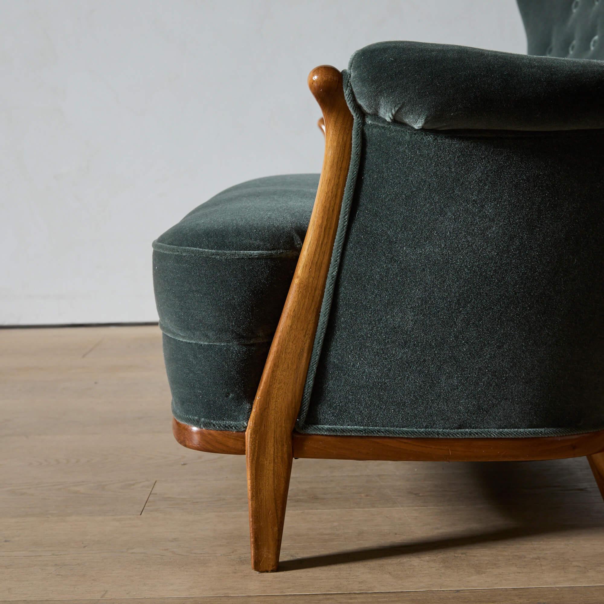 Gustav Allert Formschöne Couch (Mitte des 20. Jahrhunderts) im Angebot