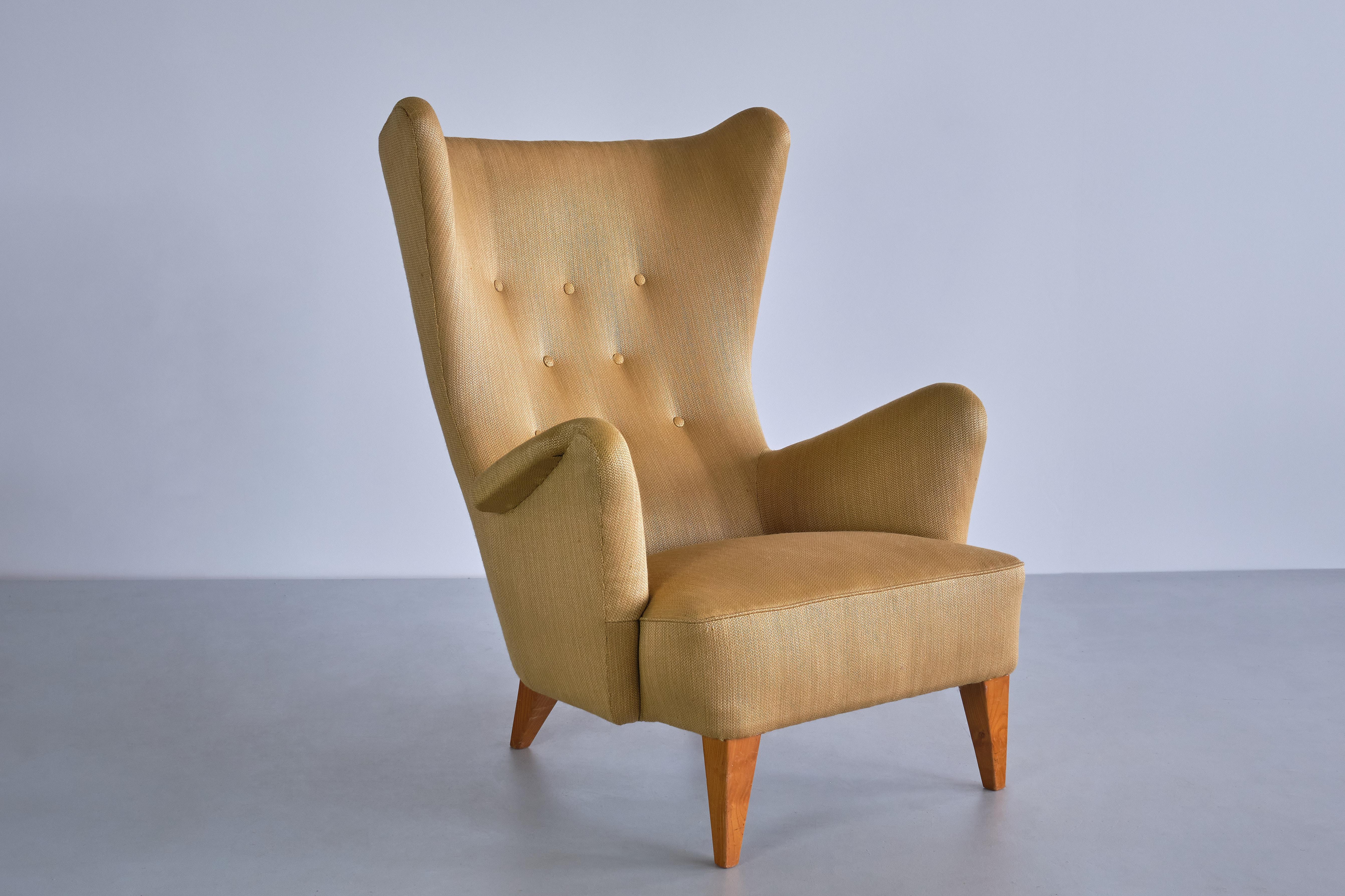 Gustav Axel Berg Attributed Wingback Chair in Yellow Wool and Elm, Sweden, 1940s For Sale 4