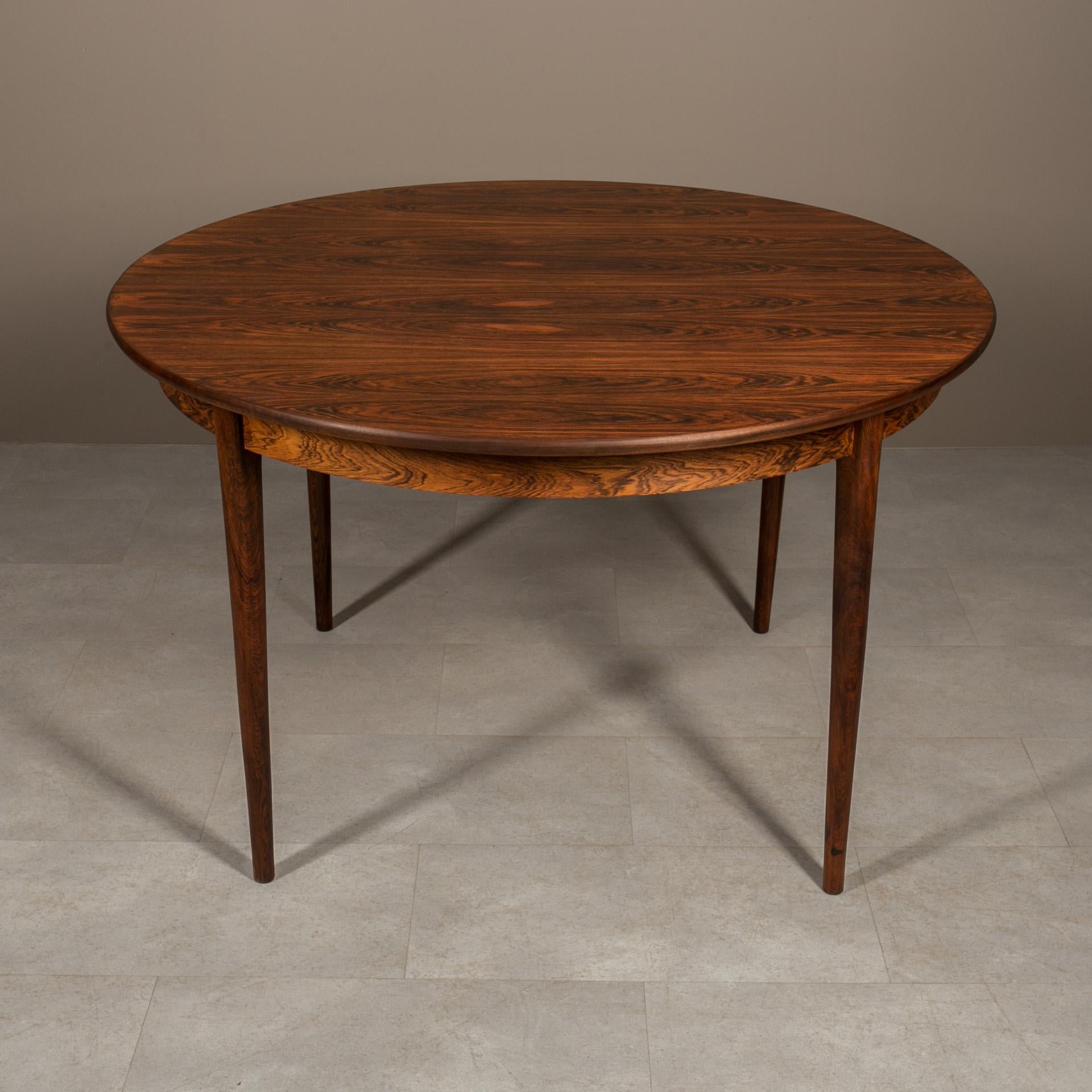 Gustav Bahus Dining Set, Extendable Round Table, 4 Chairs, Norway, 1960s 2