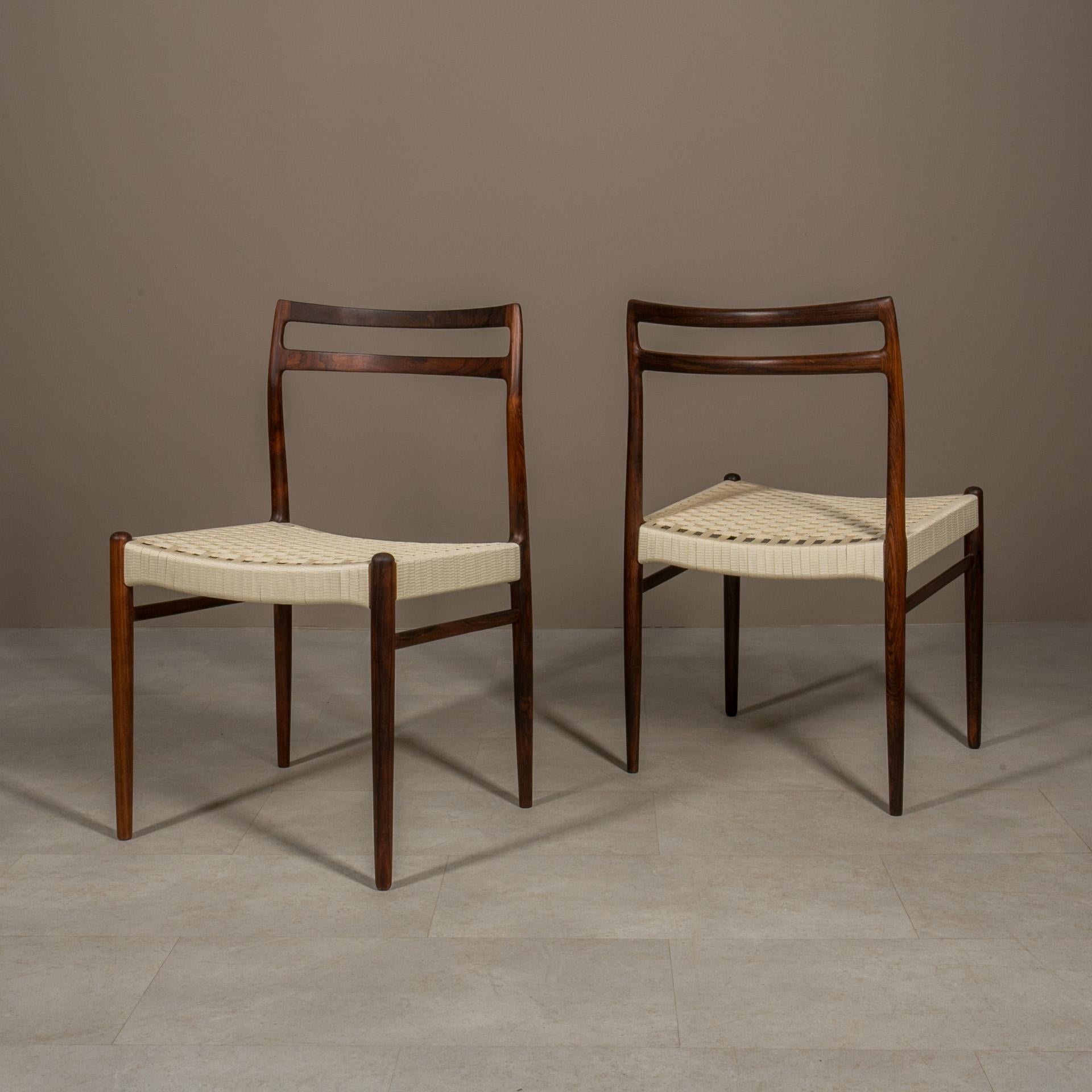 Mid-20th Century Gustav Bahus Dining Set, Extendable Round Table, 4 Chairs, Norway, 1960s