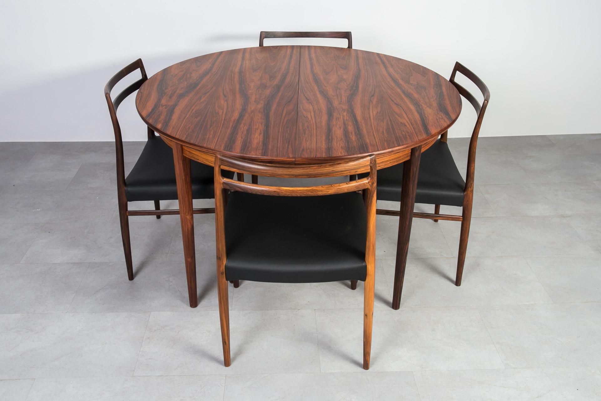 Gustav Bahus Dining Set, Extendable Round Table & 8 Chairs, Norway, 1960s In Good Condition For Sale In Wrocław, Poland