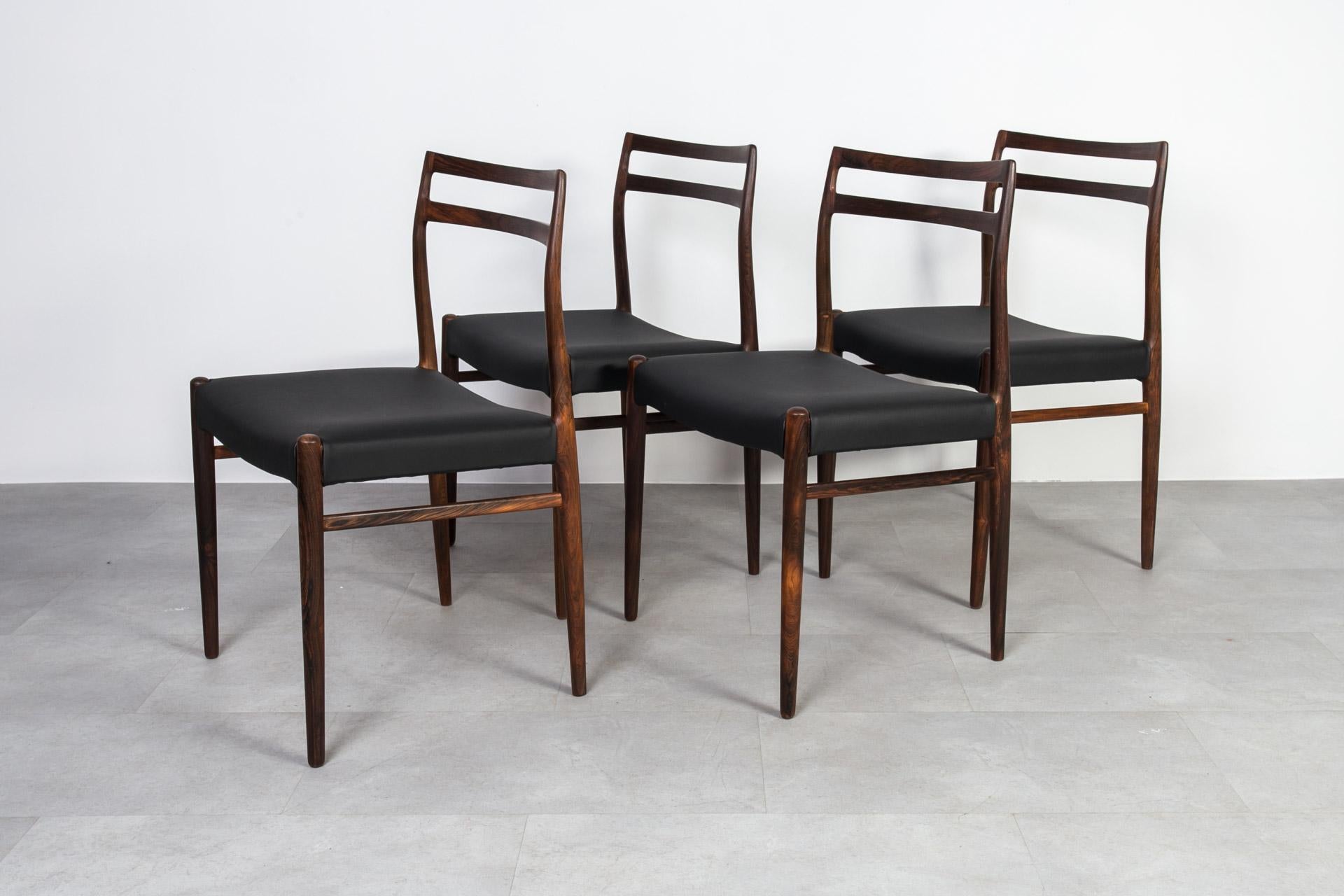 Gustav Bahus Dining Set, Extendable Round Table & 8 Chairs, Norway, 1960s For Sale 1
