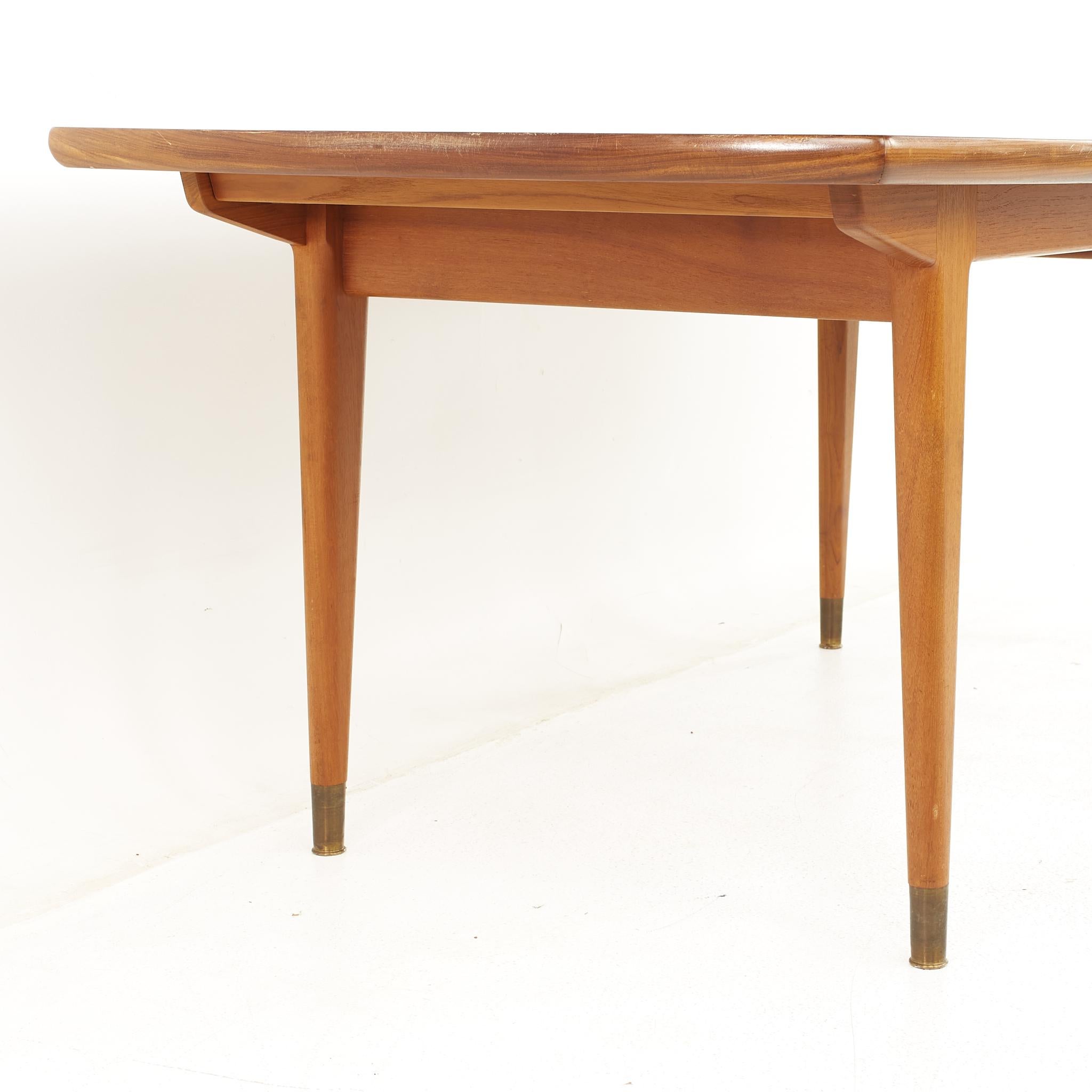 Gustav Bahus for Ingolf Bahus of Norway MCM Teak Dining Table with 3 Leaves In Good Condition In Countryside, IL
