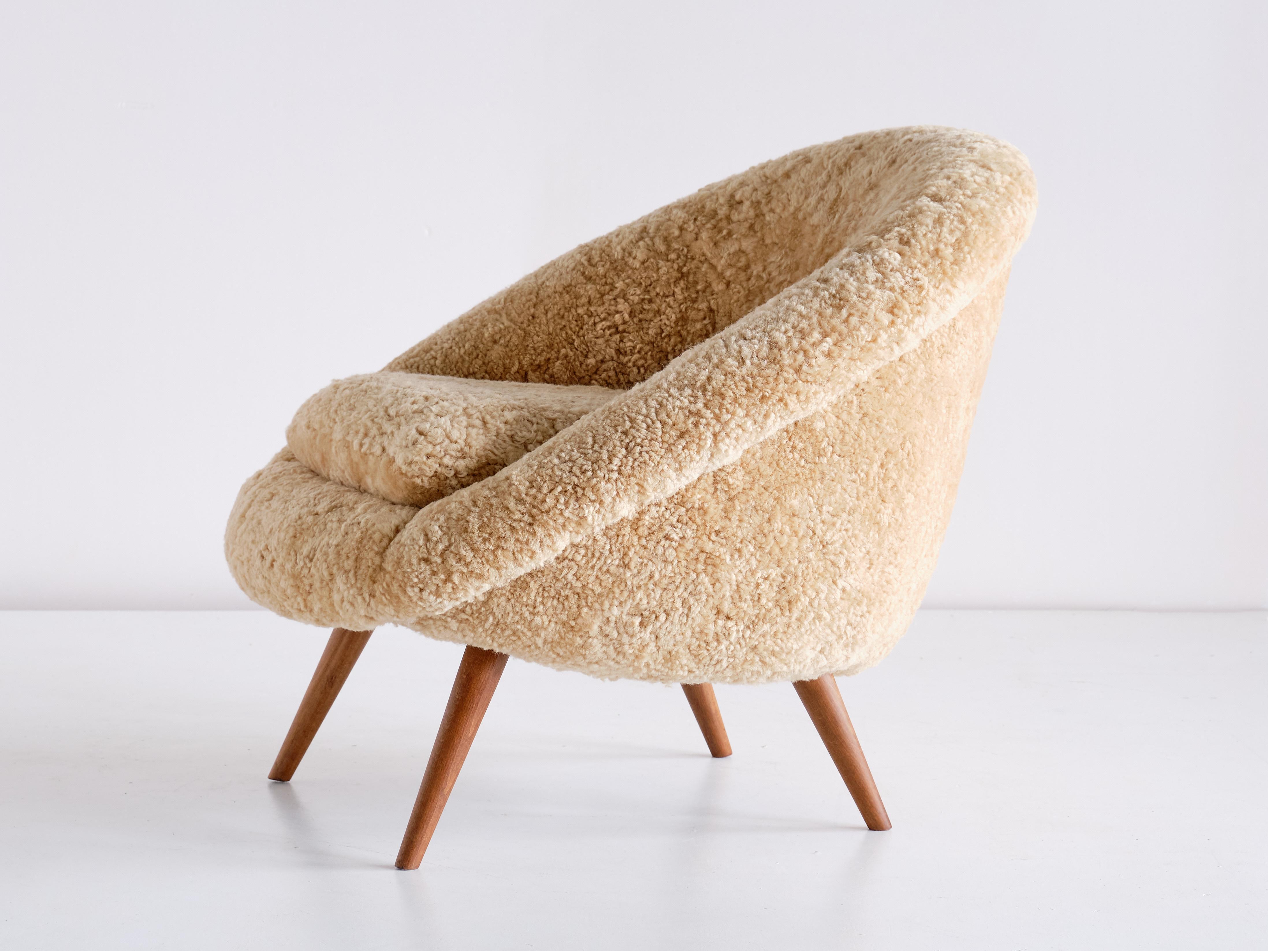 Gustav Bergmann Lounge Chair in Sheepskin and Beech, Germany, 1960 5