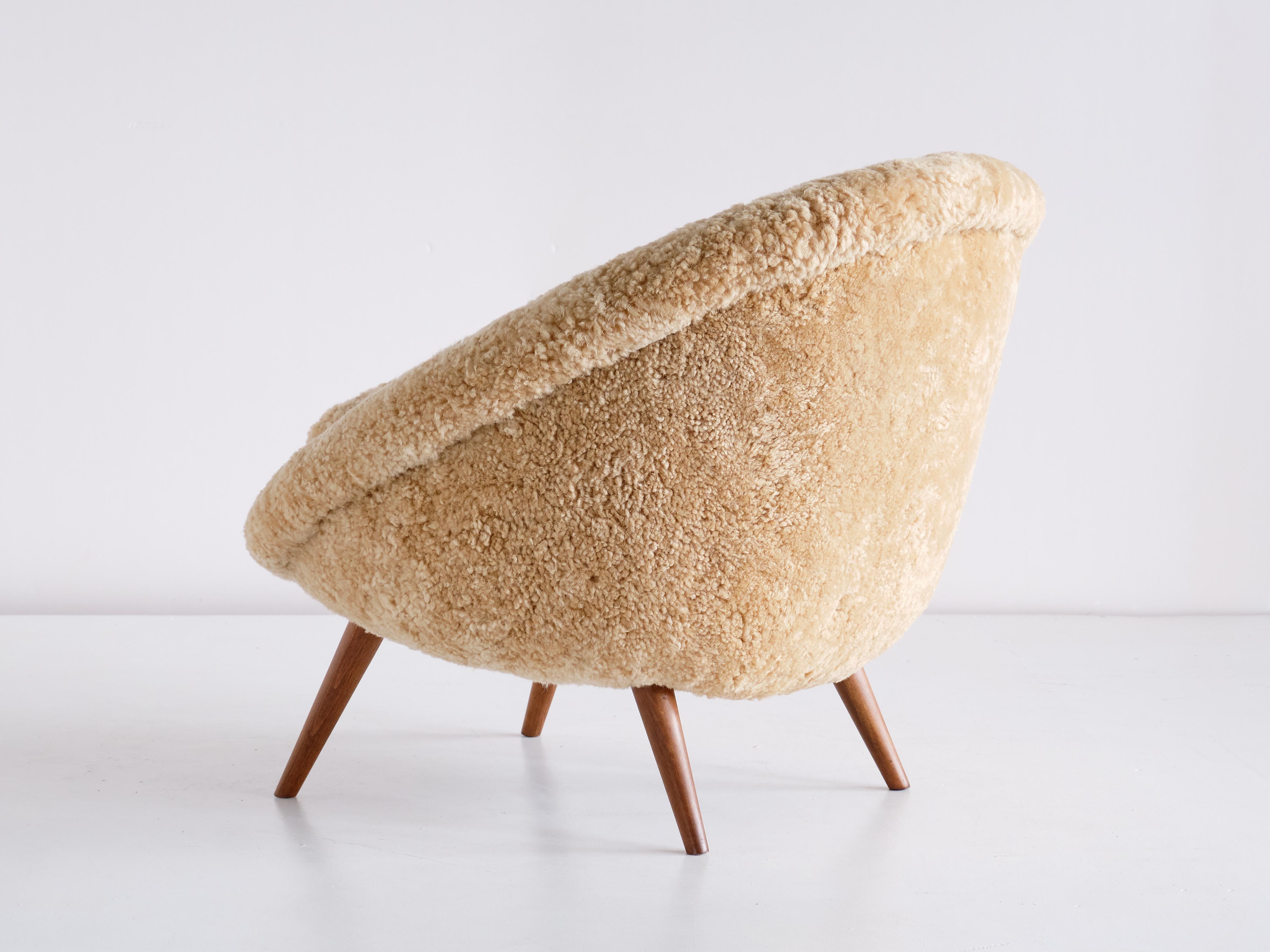 Gustav Bergmann Lounge Chair in Sheepskin and Beech, Germany, 1960 4