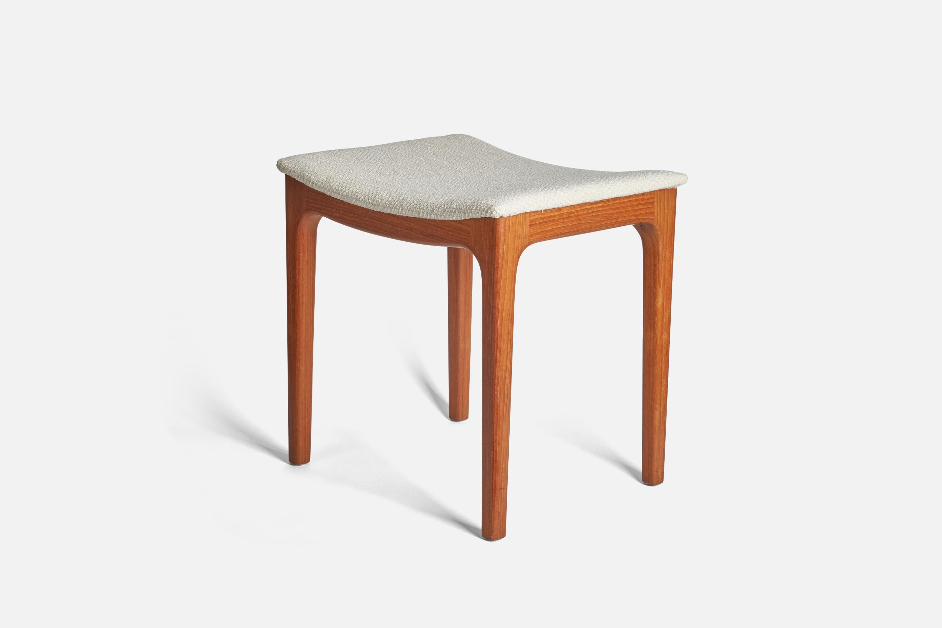 A pair of solid teak and white fabric stools designed and produced by Gustav Bertelsen, Helsingør, Denmark, 1950s. 