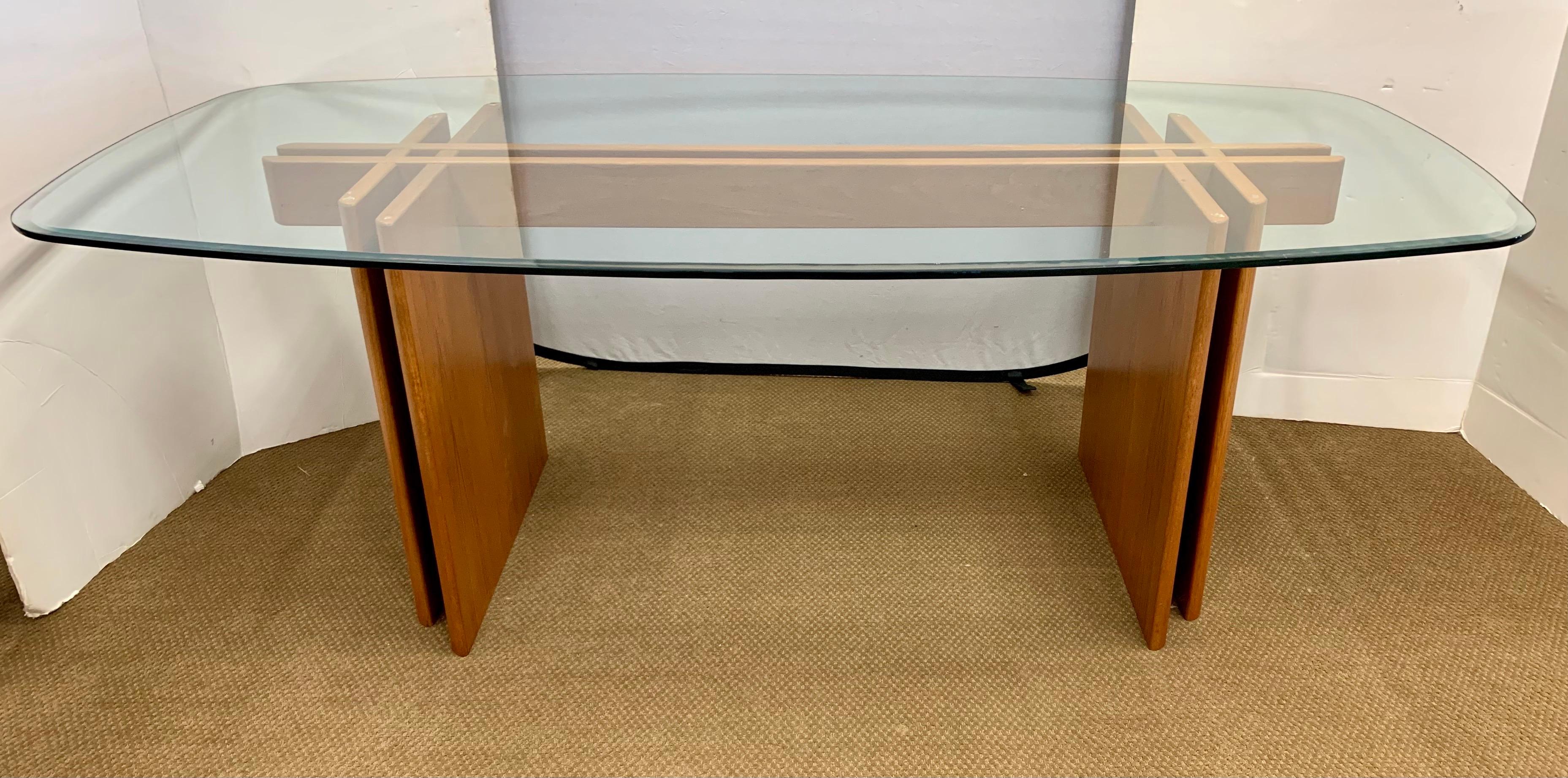 gustav gaarde dining table
