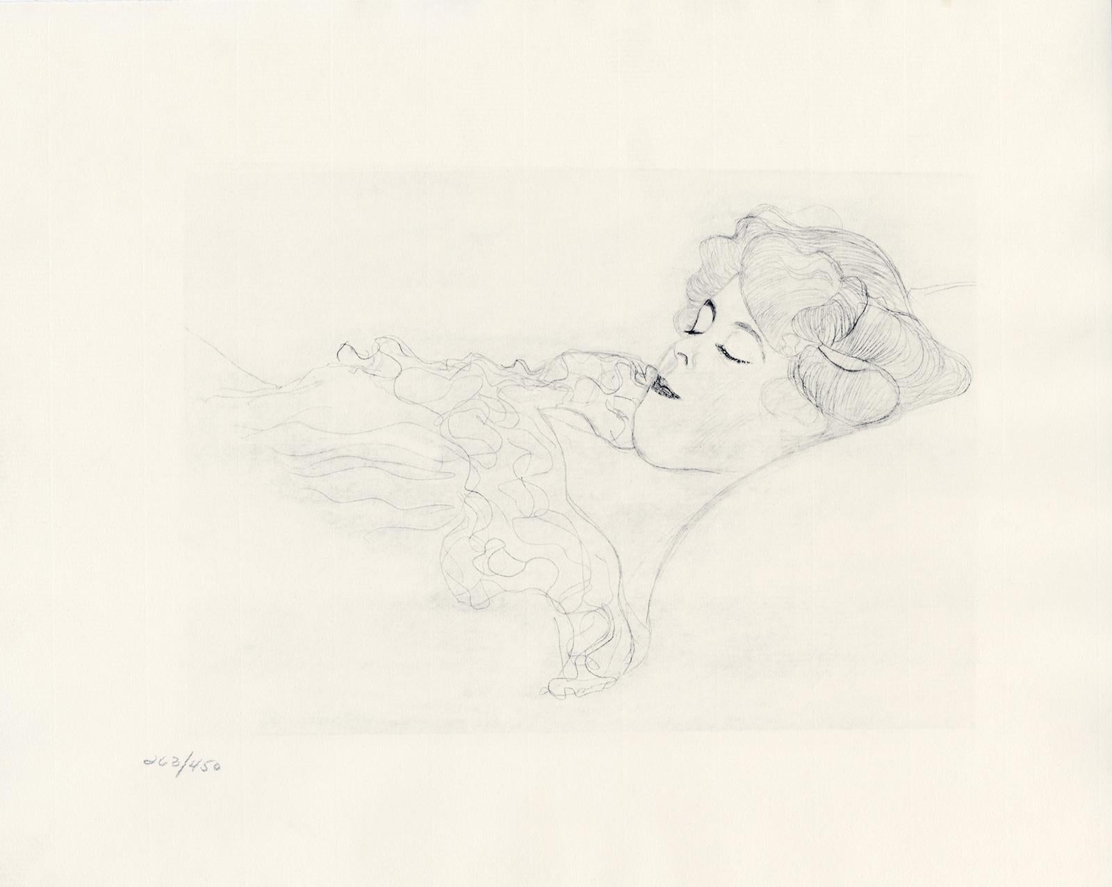 Blatt 1 aus Gustav Klimts Mappe "Dialoge der Kurtisanen" von 1907, bestehend aus 15 Lichtdrucken auf cremefarbenem Japonpapier. Die Zeichnungen in diesem Folianten gelten als Studien für Klimts bekannte Wasserschlangenbilder. 

Dieser Druck stammt