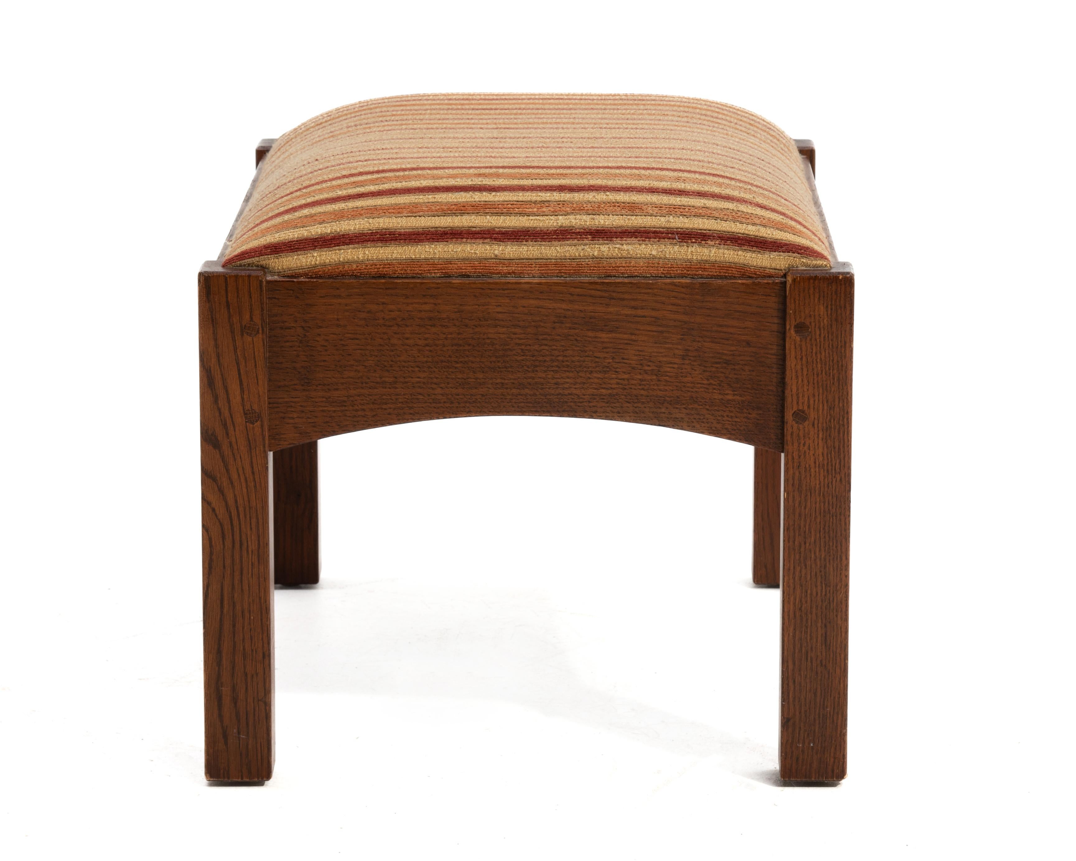 Fabric Gustav L&JG Stickley Footstool 89-2591 2014 Arts & Crafts Mission Oak Craftsman