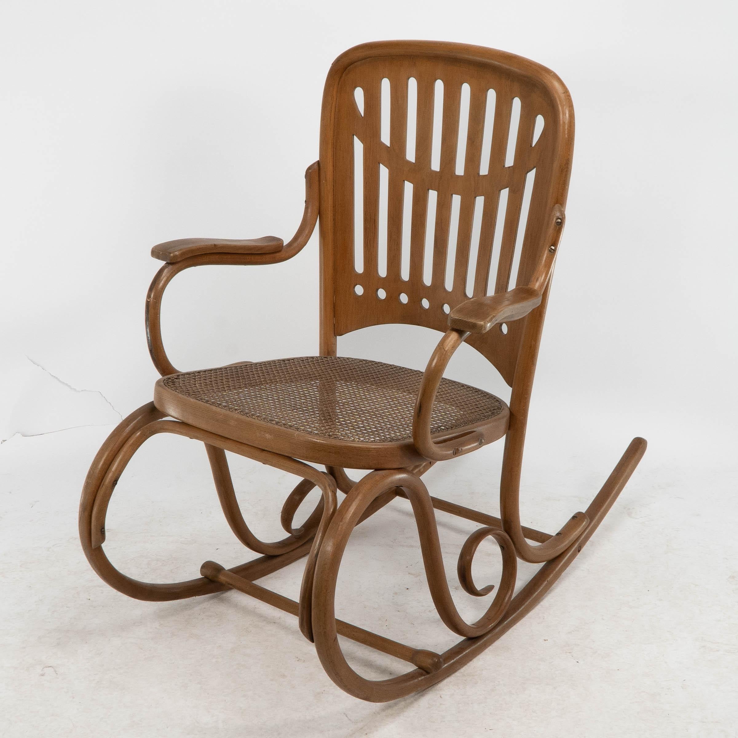 sedia a dondolo thonet