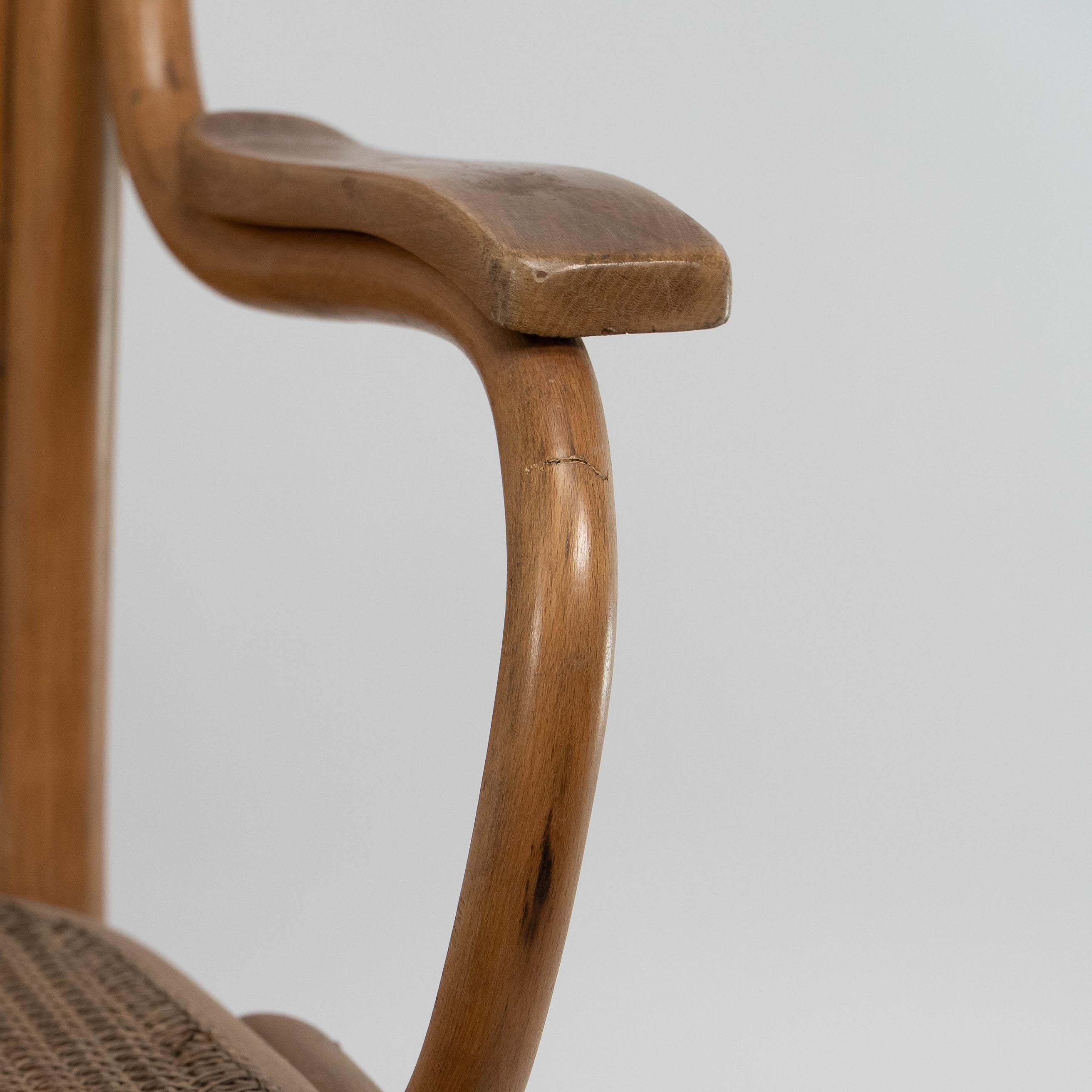 Gustav Siegel Attribuita, realizzata da Thonet, una sedia a dondolo in legno di bengala e canne In condizioni buone in vendita a London, GB