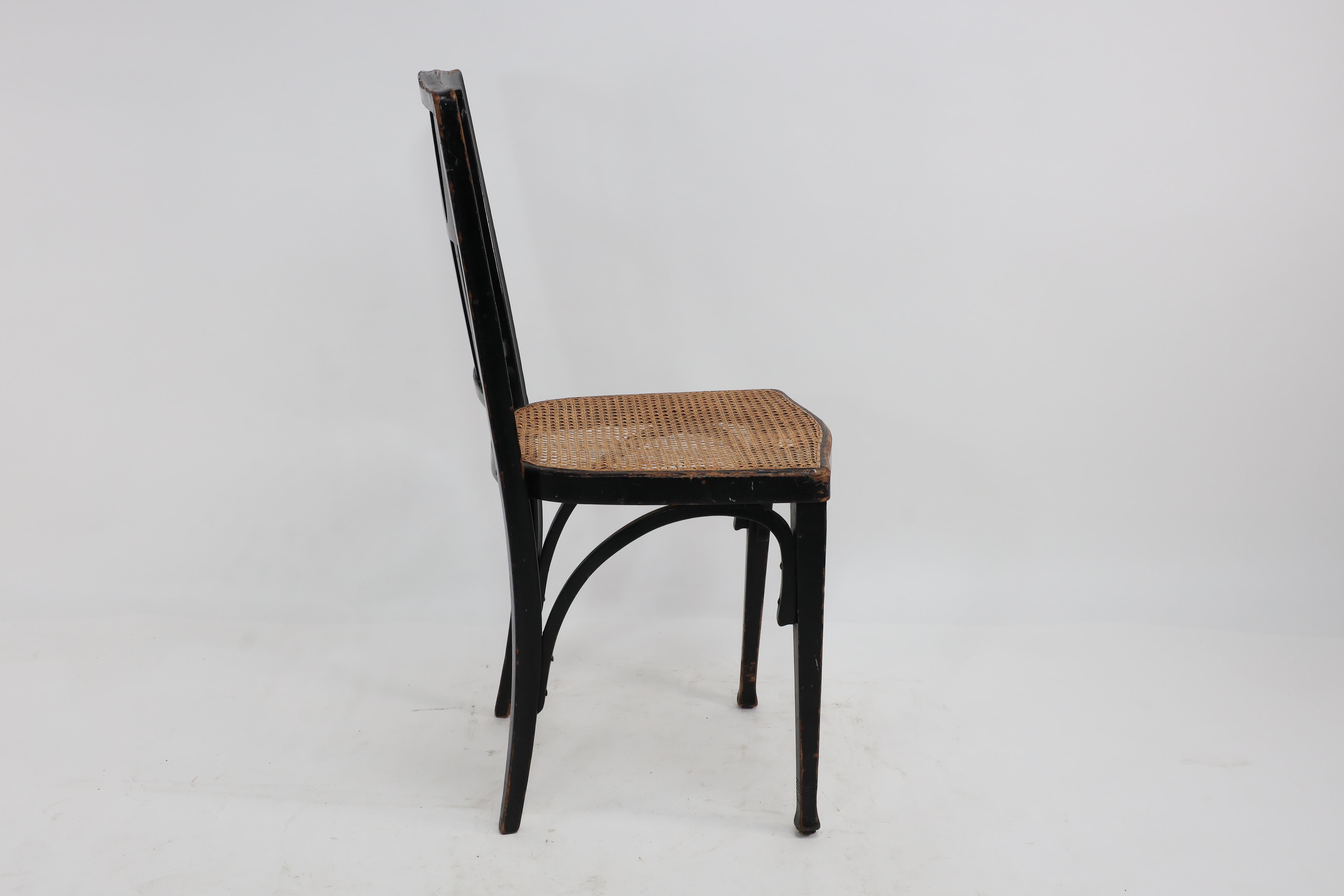 Gustav Siegel für J und J Kohn. Drei Esstischstühle aus ebonisiertem Bugholz oder Café-Stühle. (Wiener Secession) im Angebot