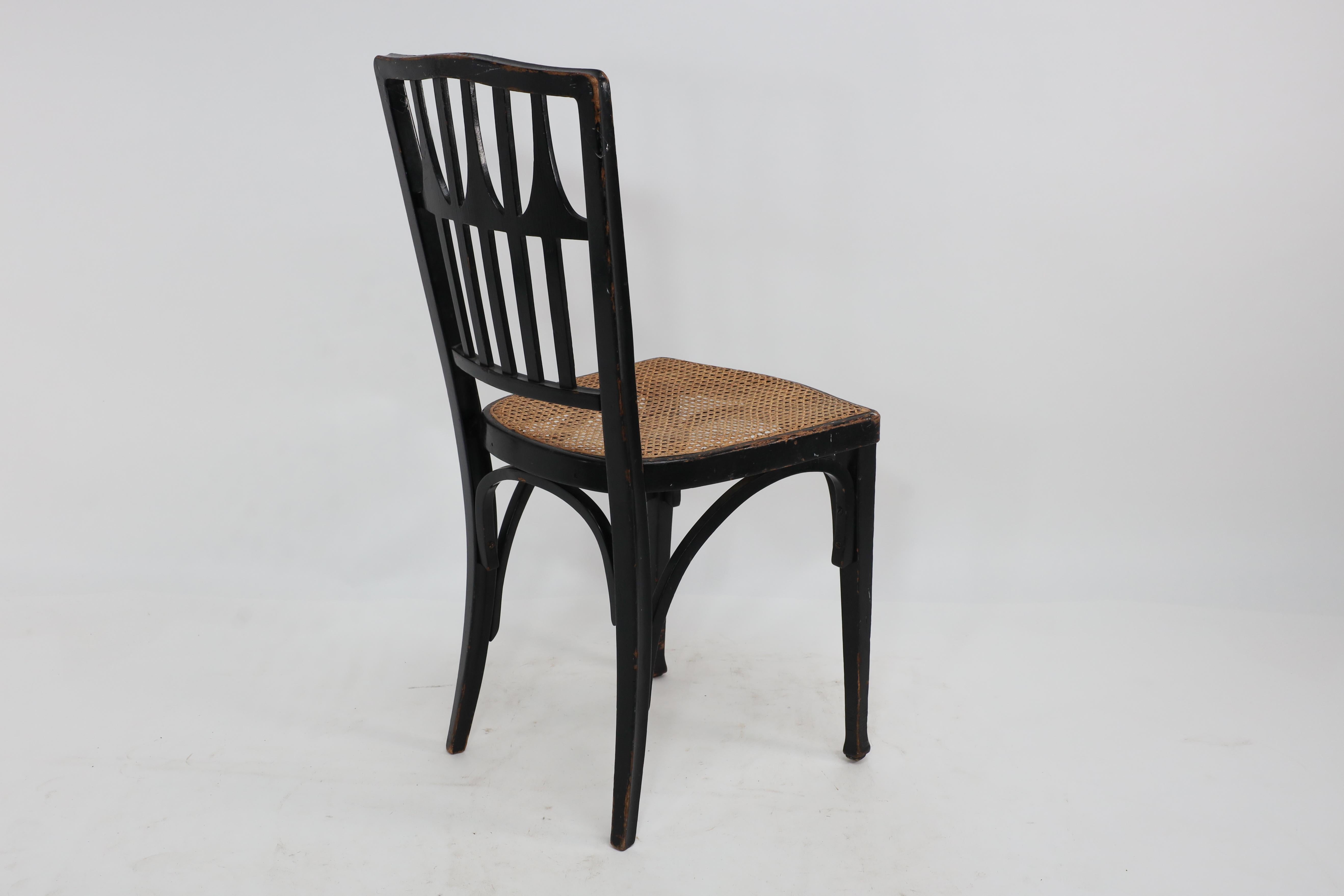 Gustav Siegel für J und J Kohn. Drei Esstischstühle aus ebonisiertem Bugholz oder Café-Stühle. (Tschechisch) im Angebot