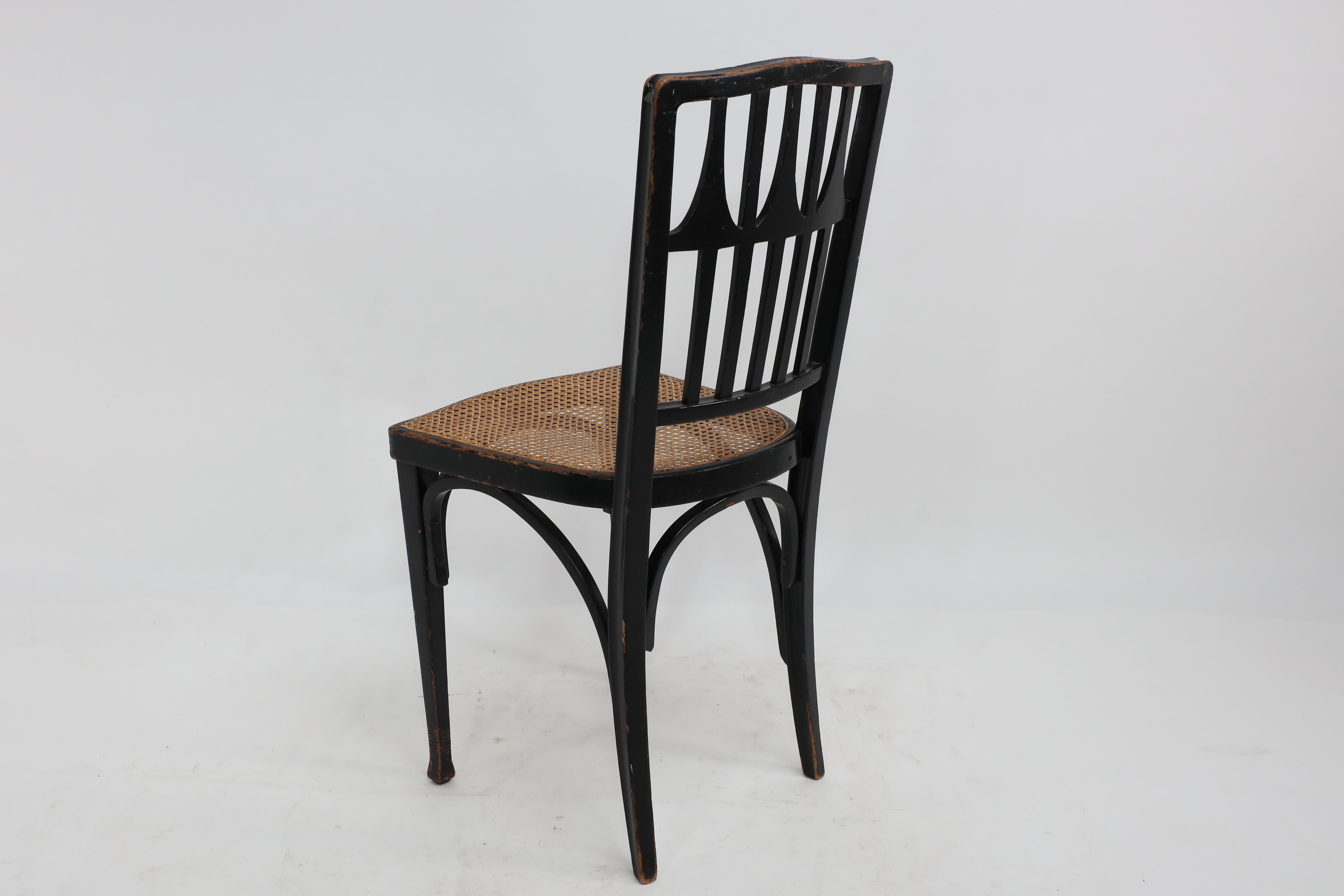 Gustav Siegel für J und J Kohn. Drei Esstischstühle aus ebonisiertem Bugholz oder Café-Stühle. im Zustand „Gut“ im Angebot in London, GB