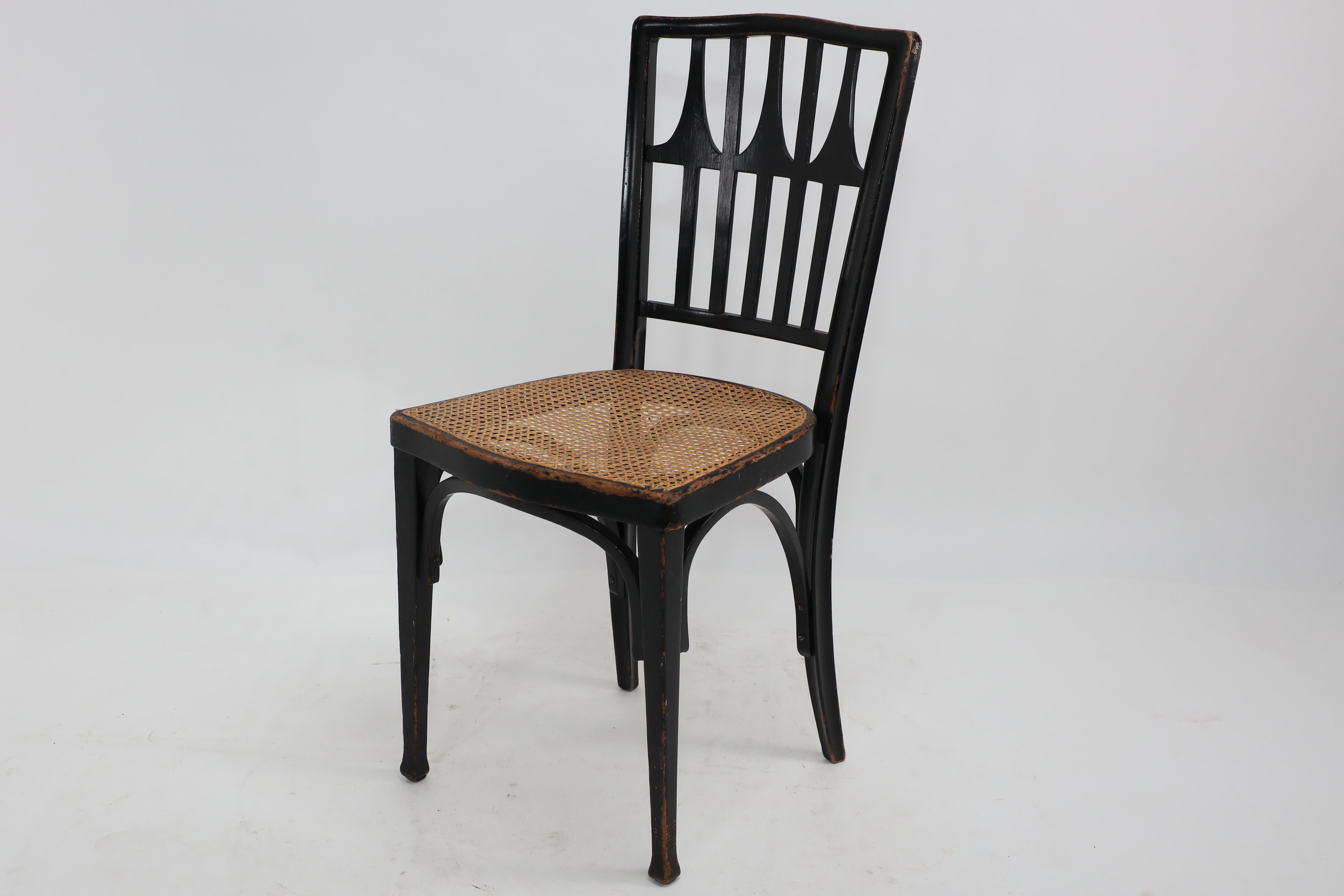 Gustav Siegel für J und J Kohn. Drei Esstischstühle aus ebonisiertem Bugholz oder Café-Stühle. im Angebot 1