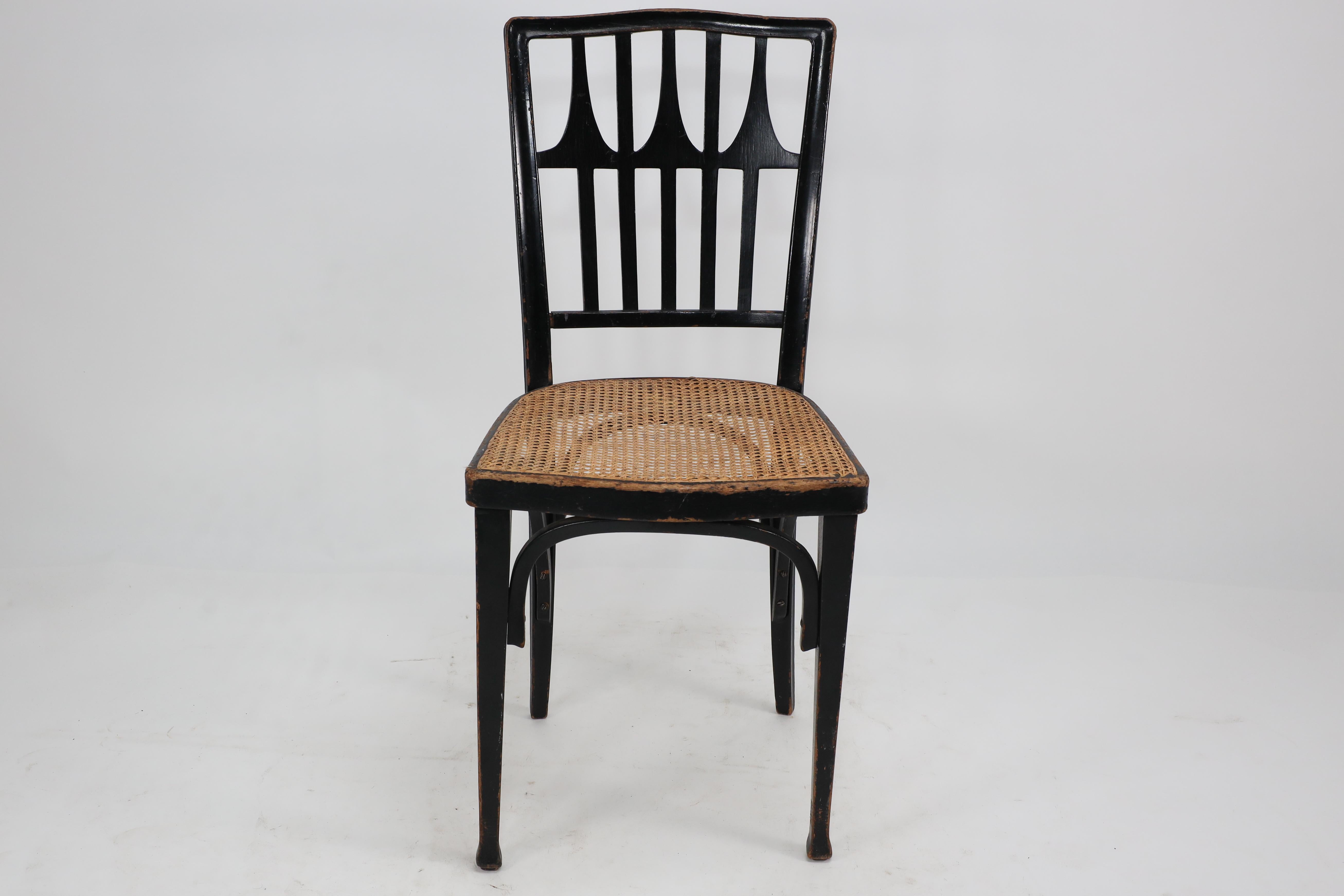 Gustav Siegel für J und J Kohn. Drei Esstischstühle aus ebonisiertem Bugholz oder Café-Stühle. im Angebot 2