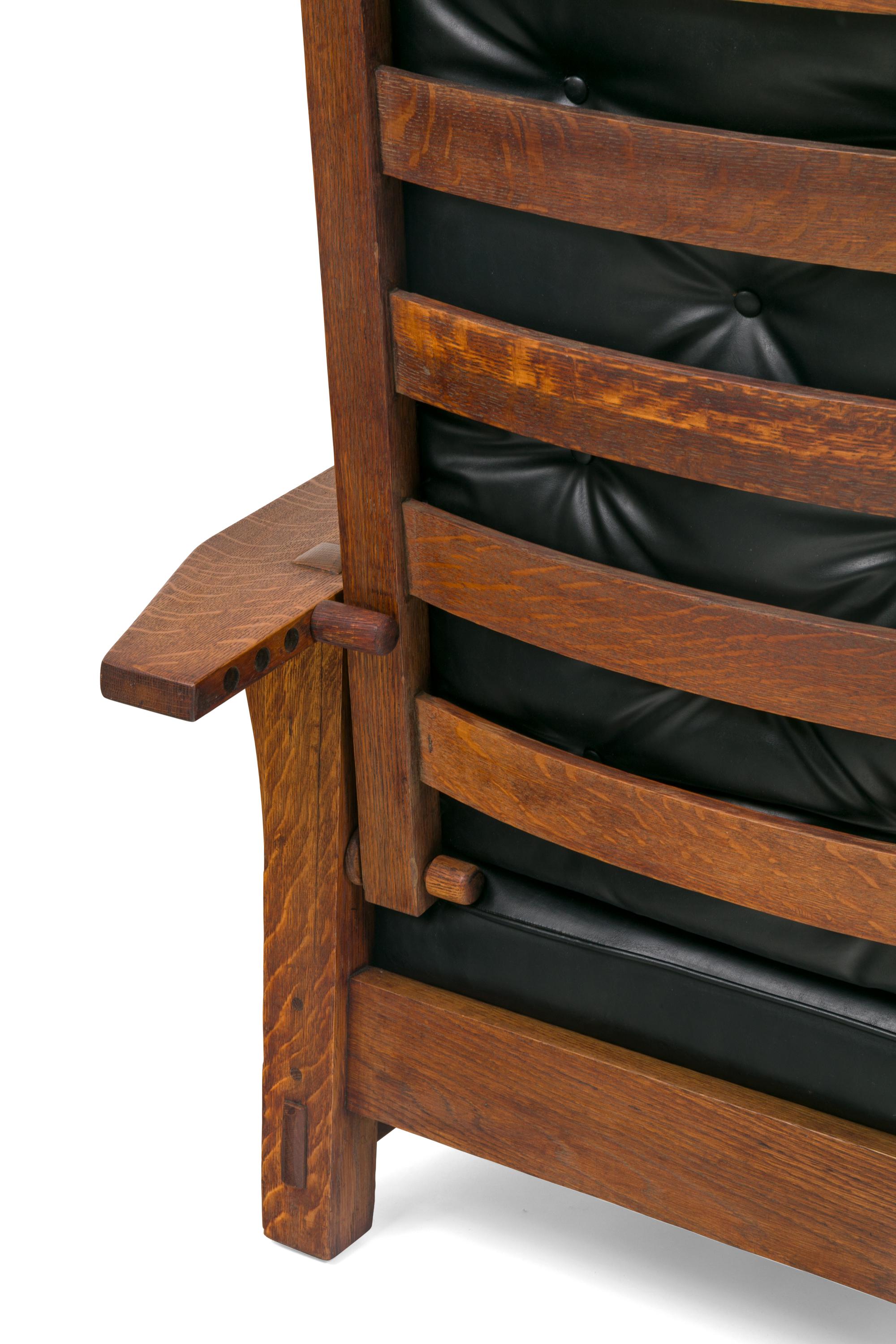 Gustav Stickley #369 Bent Arm Arts & Crafts Morris Chair, USA, 1905 In Good Condition In New York, NY