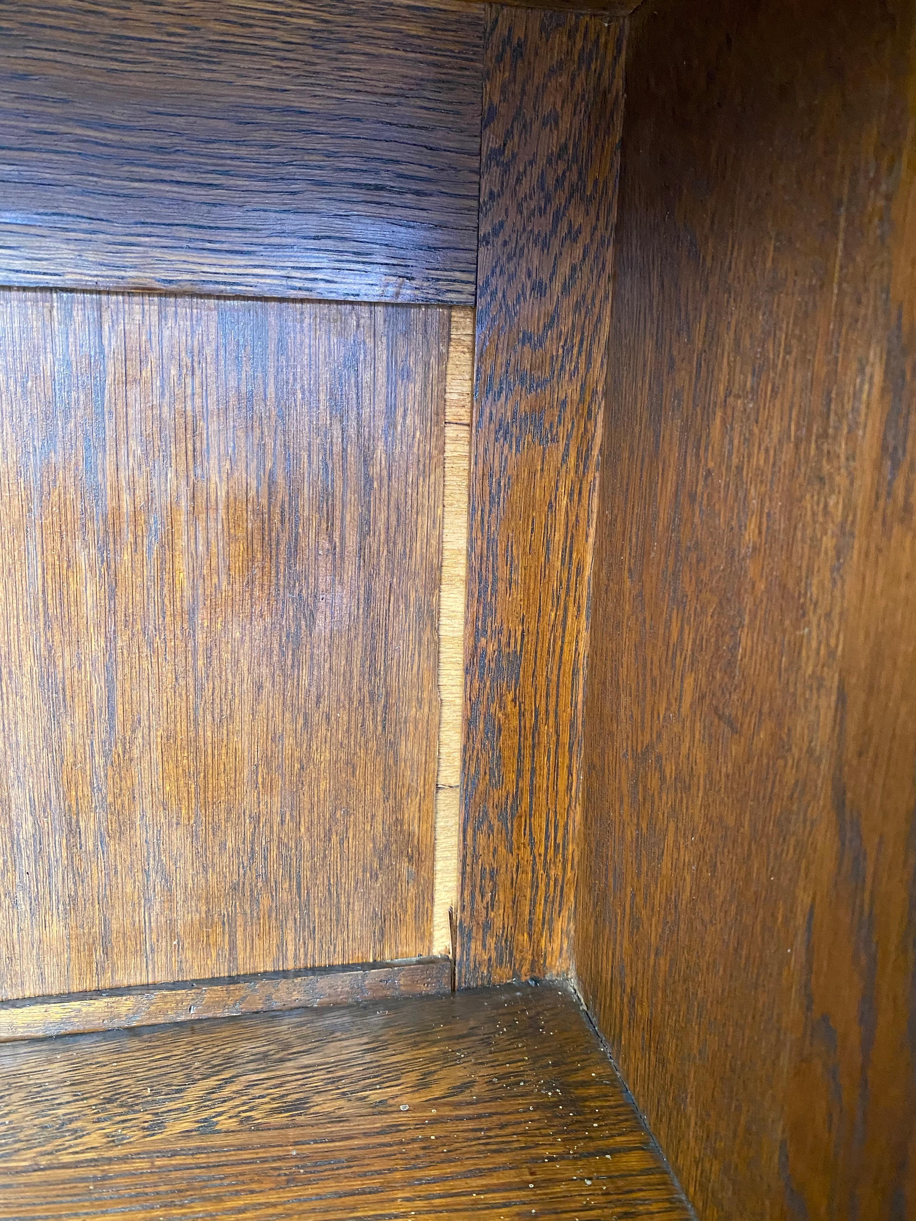 Gustav Stickley #717 Oak Double Door Bookcase 8